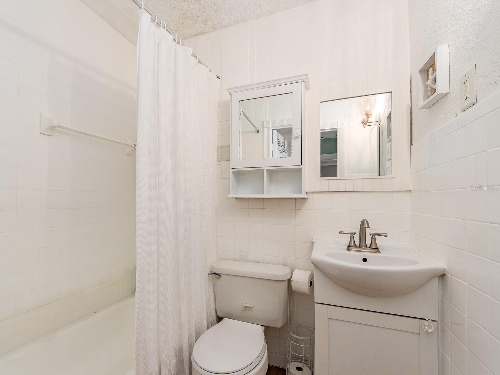 Image 22 of 35 For 449 Roanoke Street