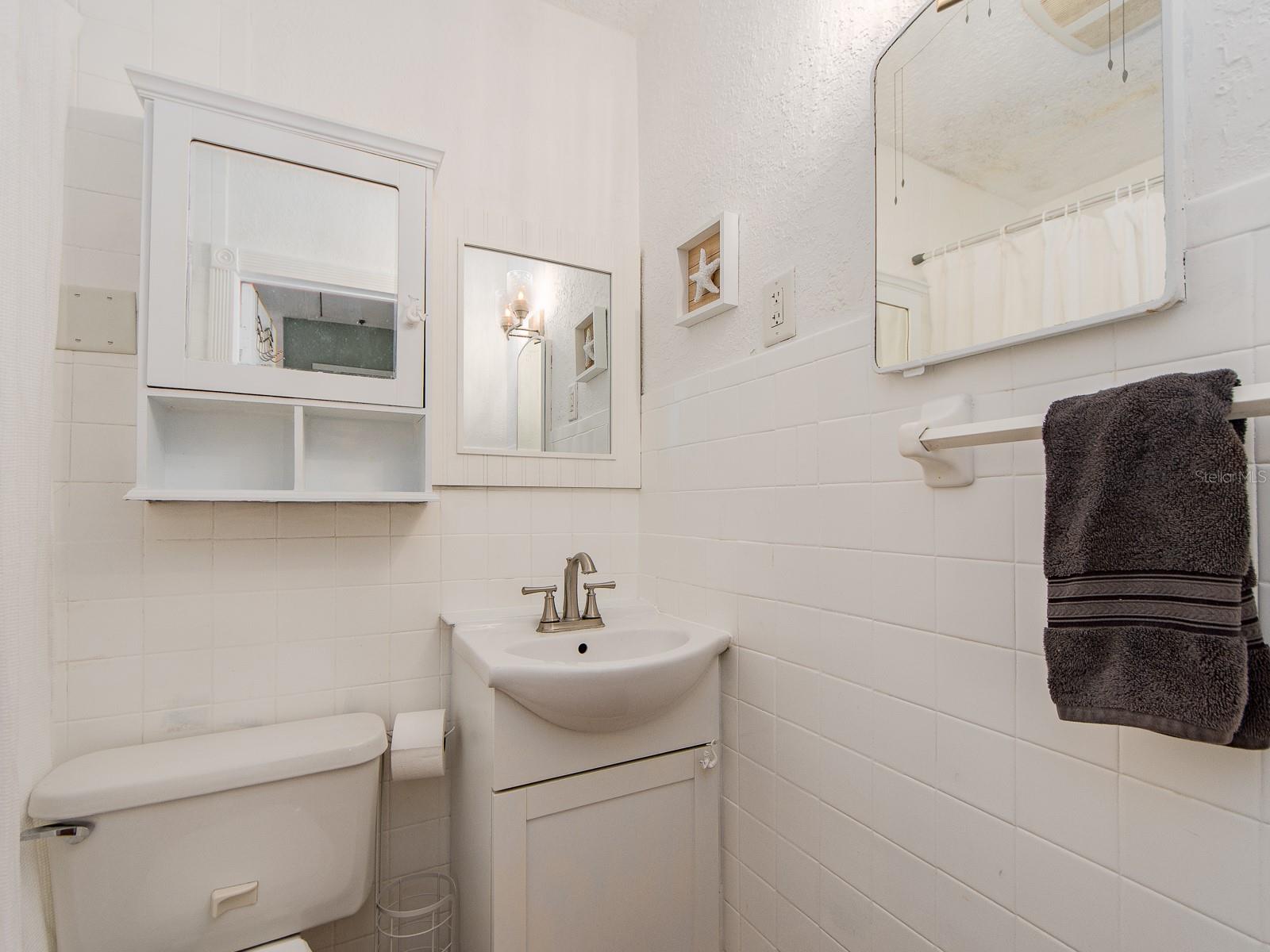 Image 23 of 35 For 449 Roanoke Street