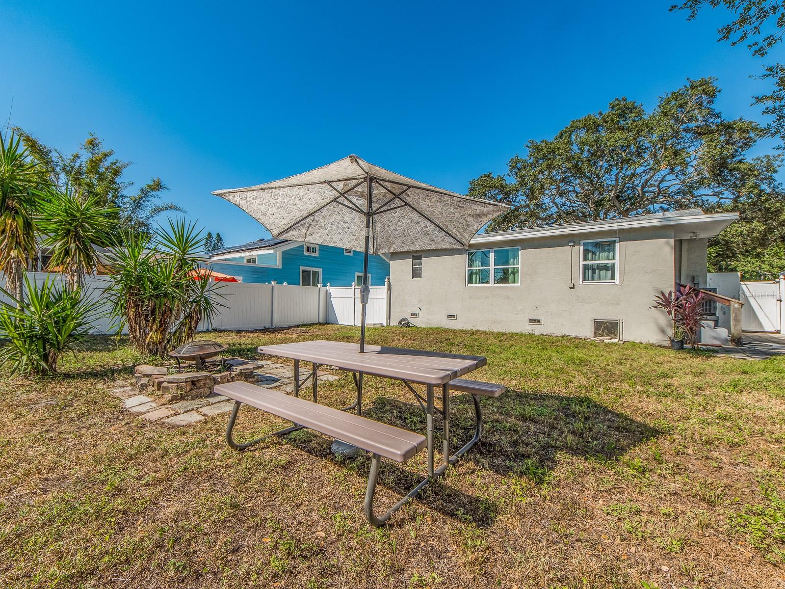 Image 29 of 35 For 449 Roanoke Street