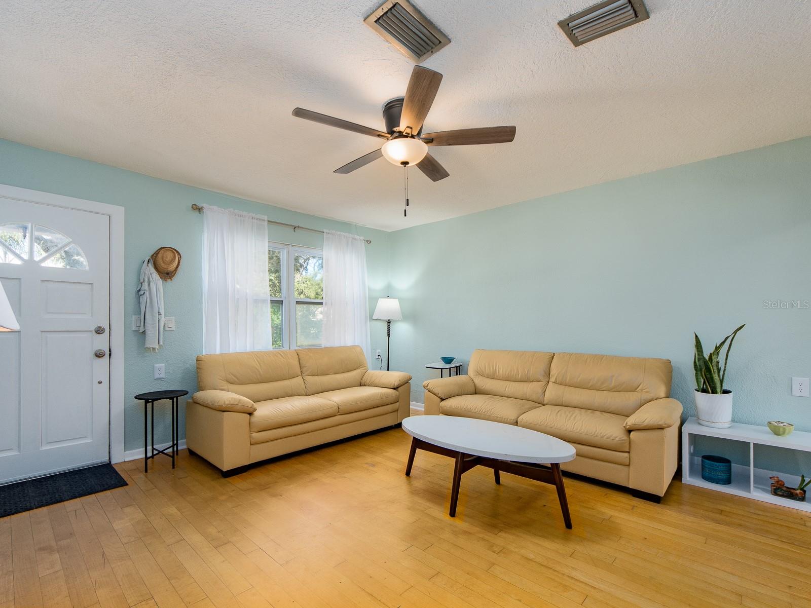 Image 7 of 35 For 449 Roanoke Street