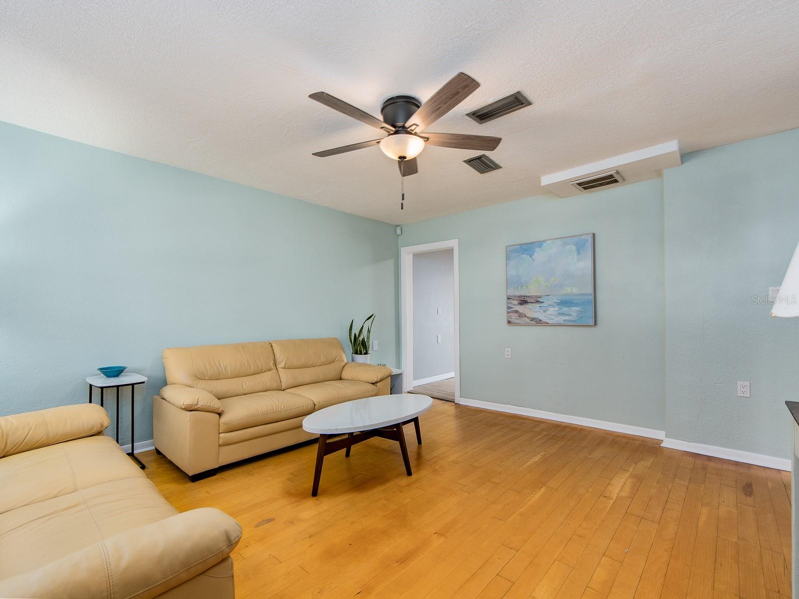 Image 8 of 35 For 449 Roanoke Street