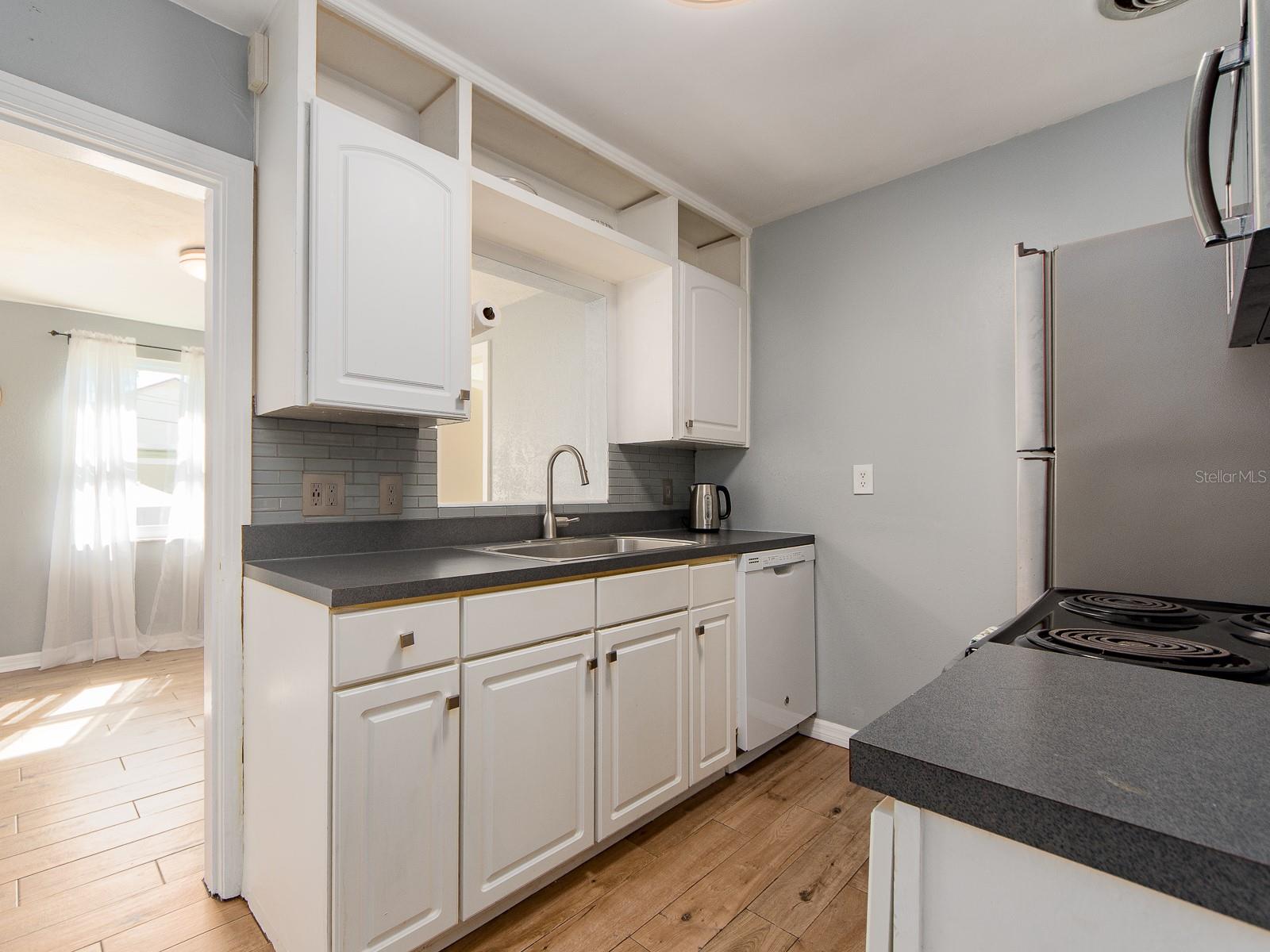 Image 9 of 35 For 449 Roanoke Street