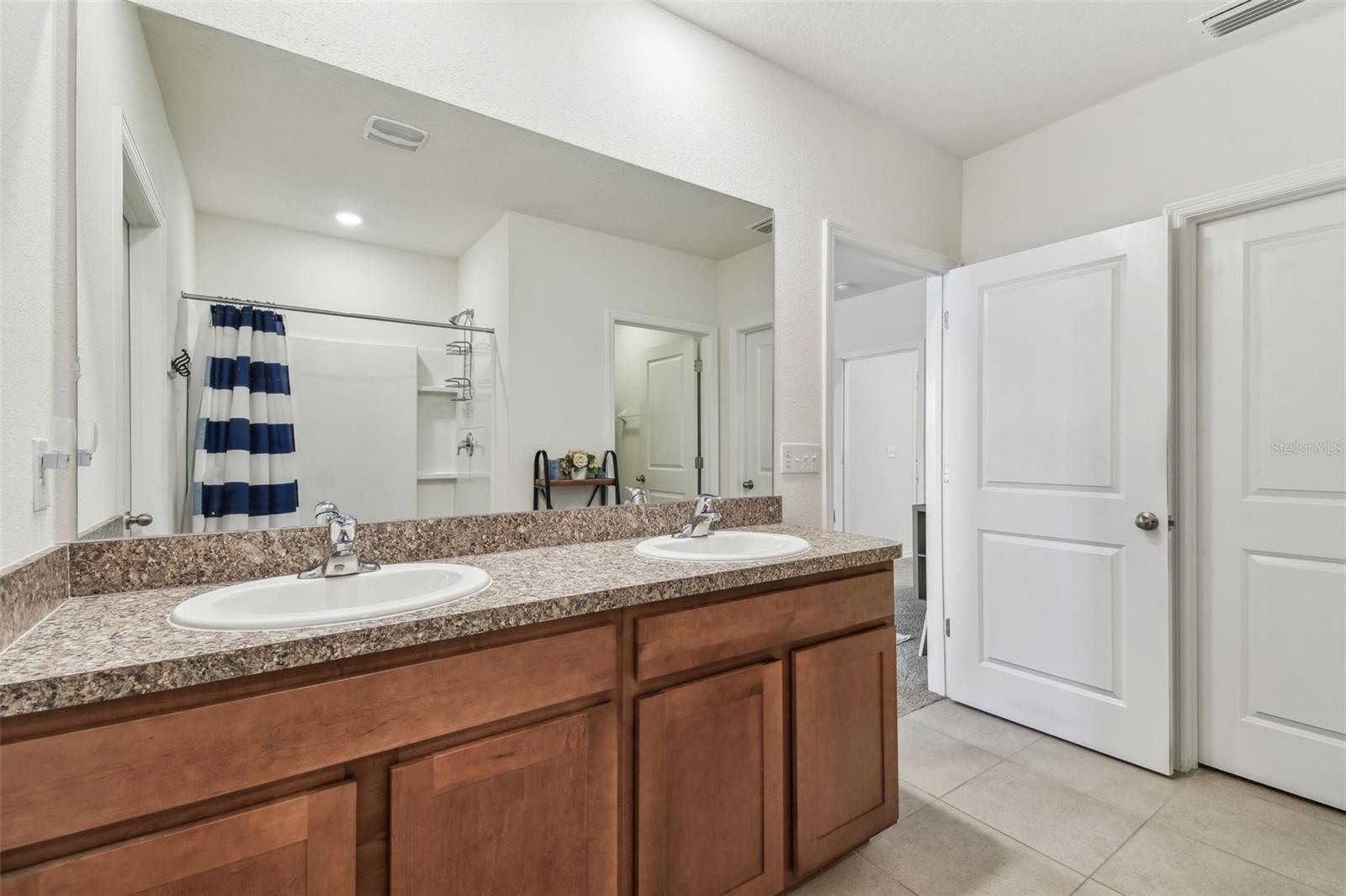 Image 31 of 65 For 1540 Glen Grove Loop