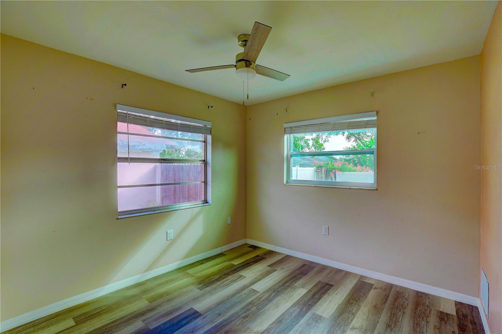 Image 16 of 36 For 2977 Palmetto Court