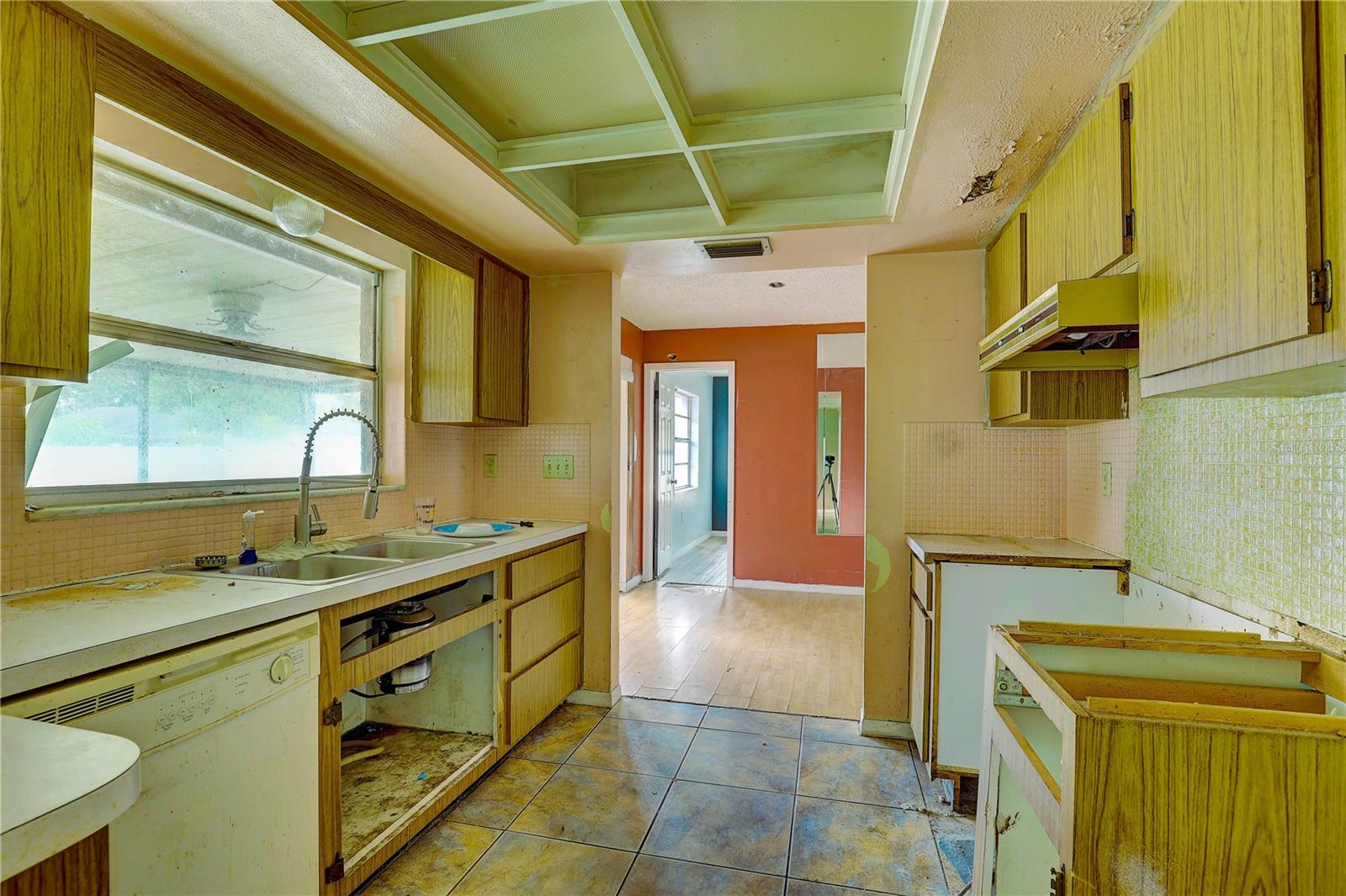 Image 20 of 36 For 2977 Palmetto Court