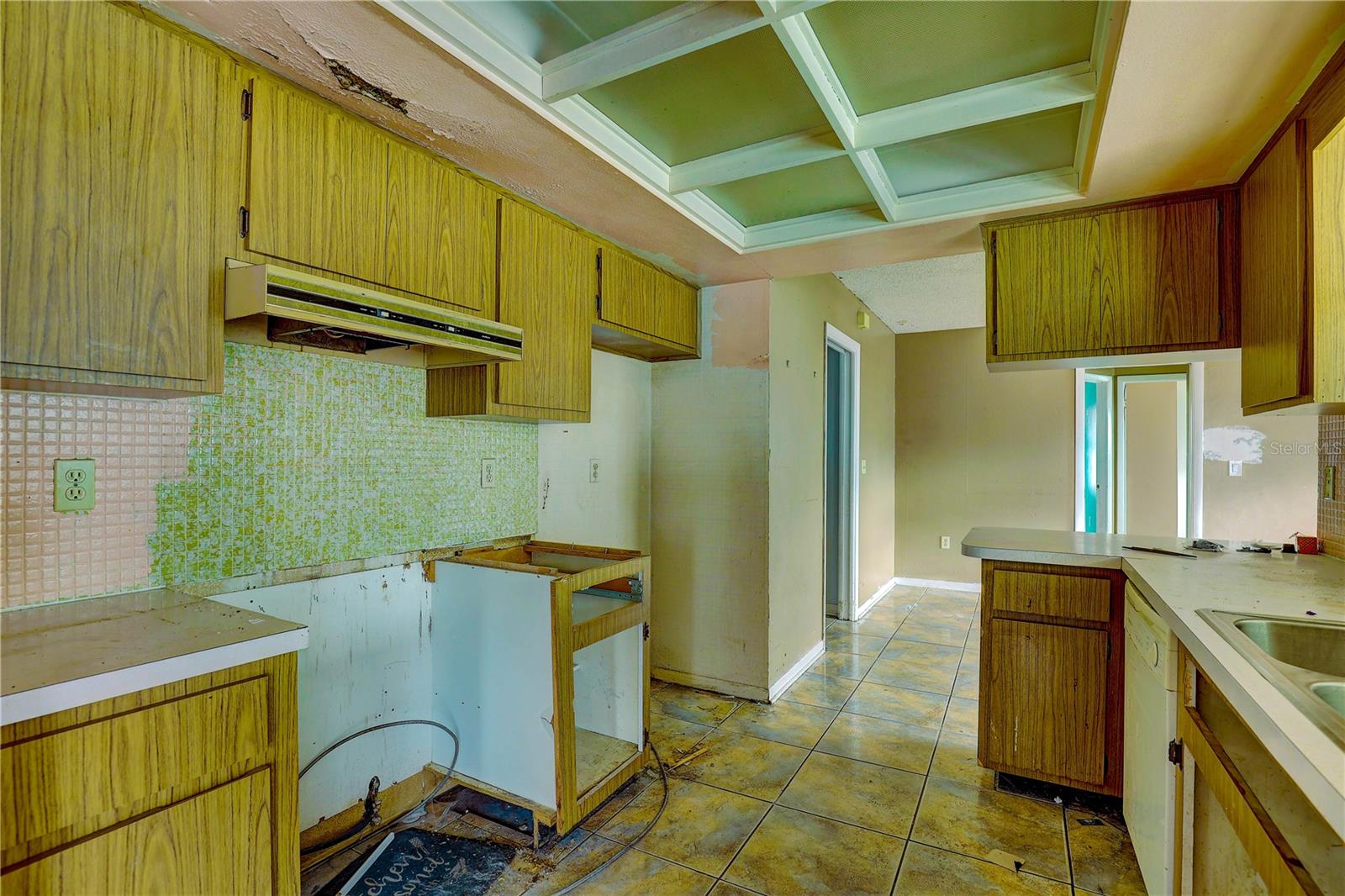 Image 21 of 36 For 2977 Palmetto Court