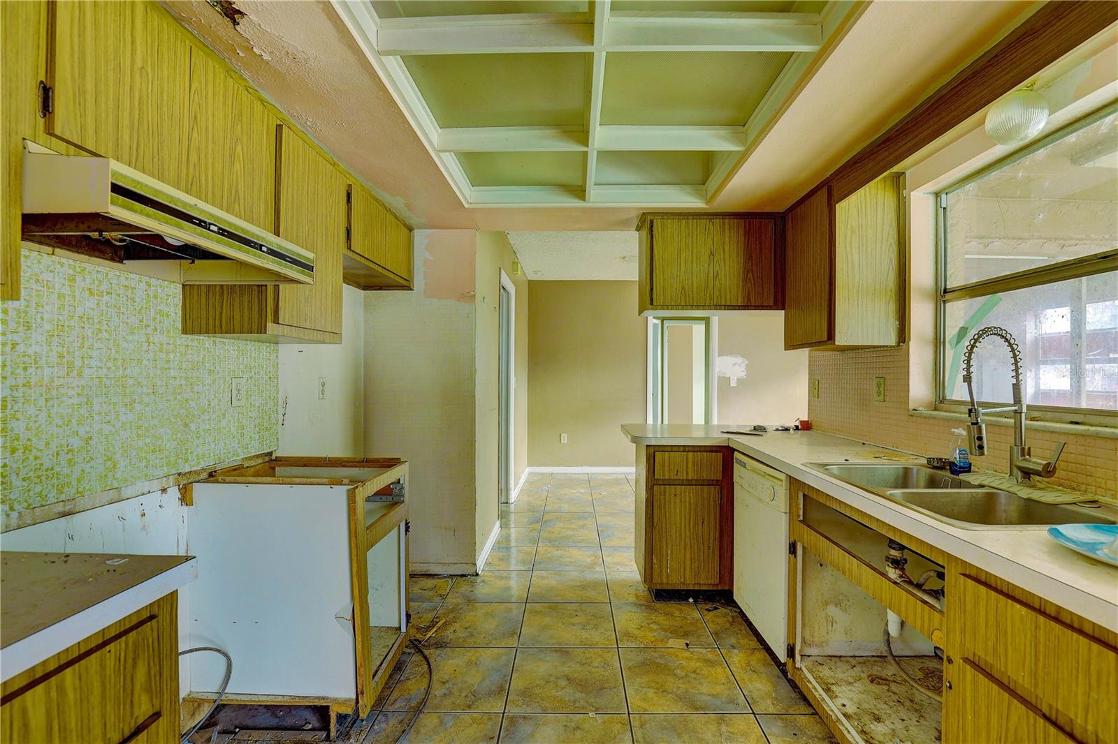 Image 22 of 36 For 2977 Palmetto Court