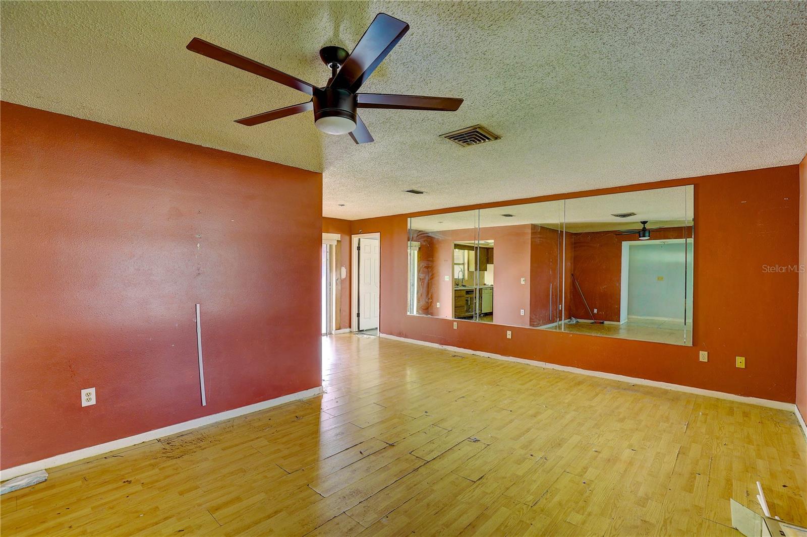 Image 4 of 36 For 2977 Palmetto Court