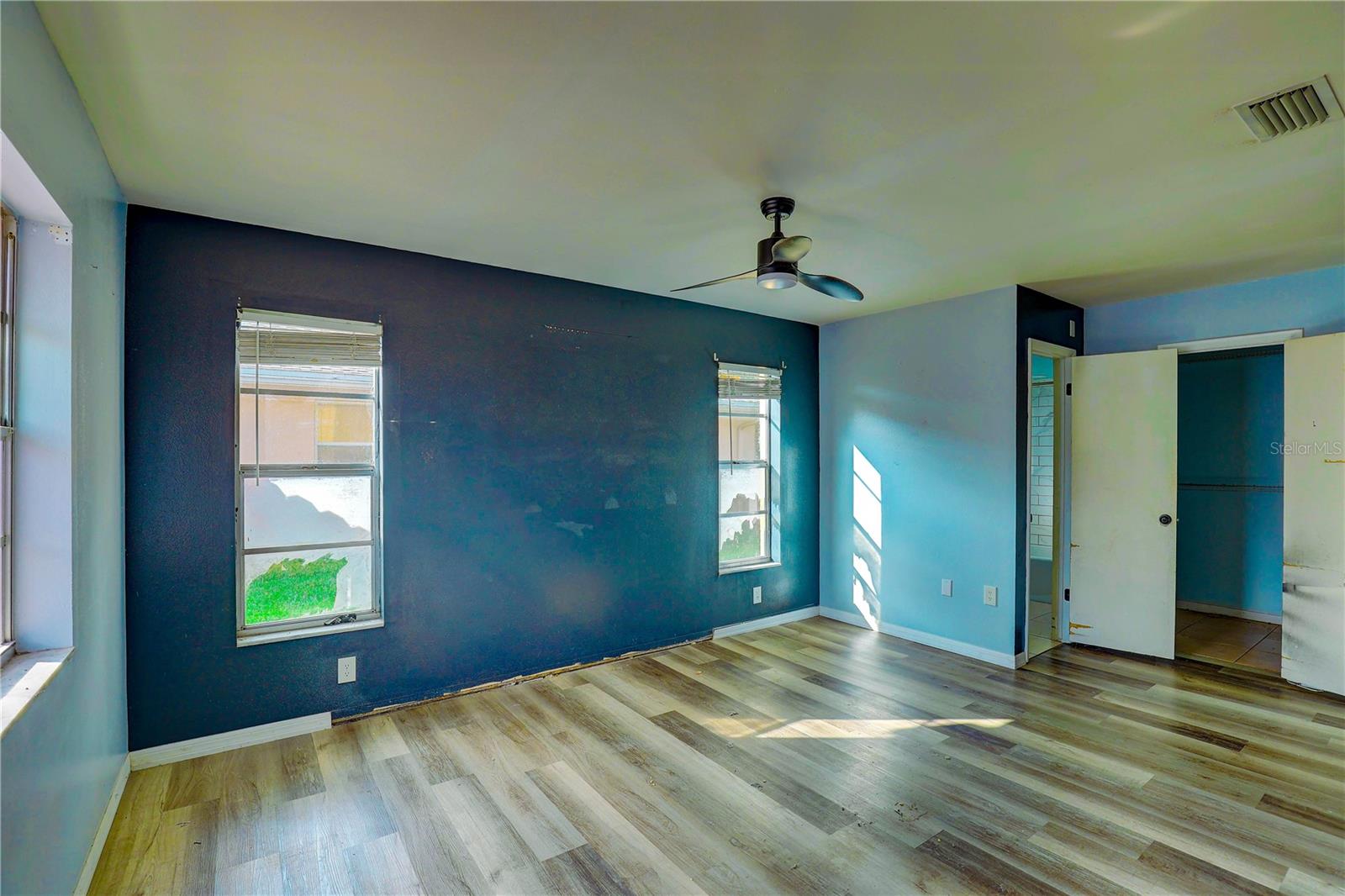 Image 6 of 36 For 2977 Palmetto Court