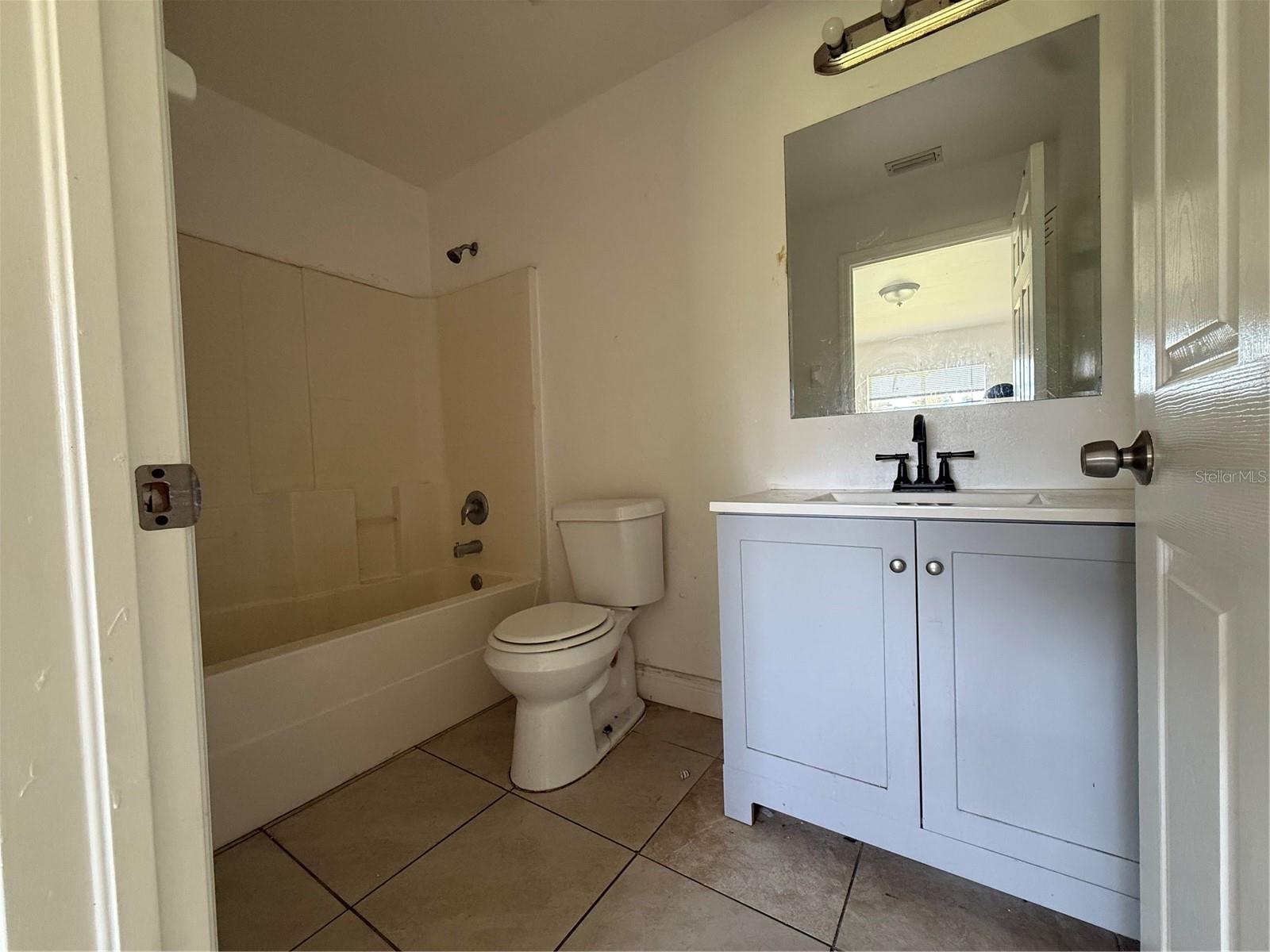 Image 19 of 46 For 777-779 Bedford Drive