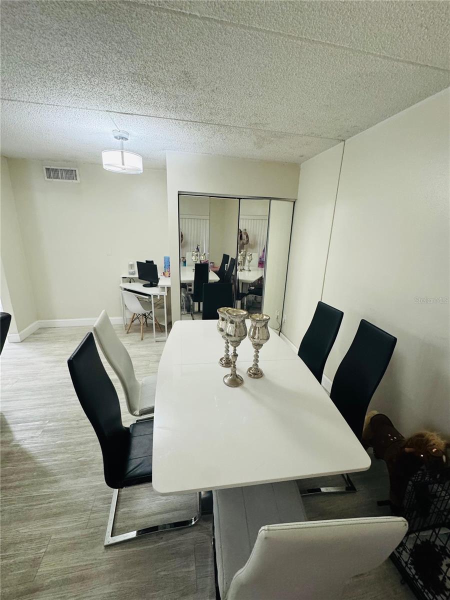 Image 5 of 21 For 4724 Christa Court 322