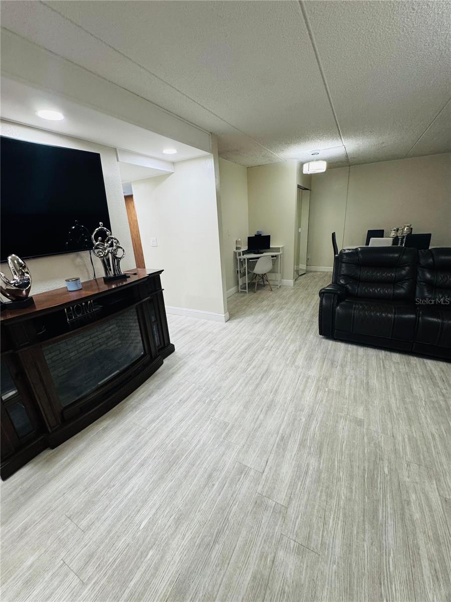 Image 6 of 21 For 4724 Christa Court 322