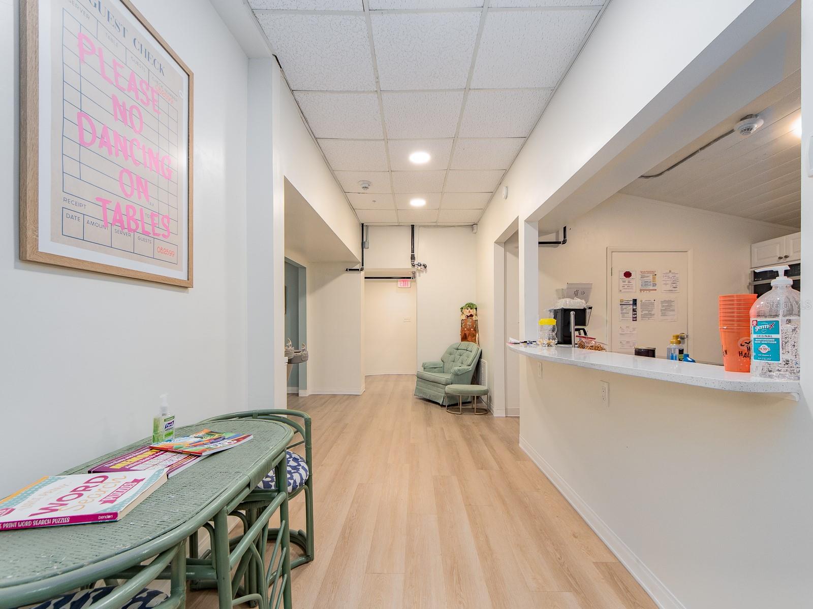 Image 14 of 36 For 300 Saturn Avenue