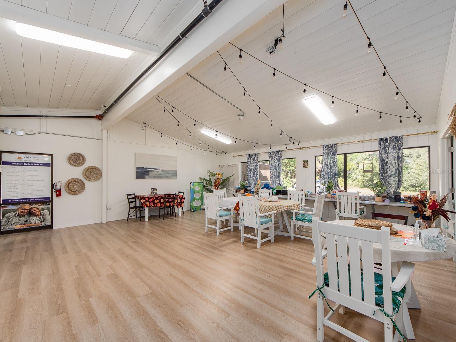 Image 19 of 36 For 300 Saturn Avenue