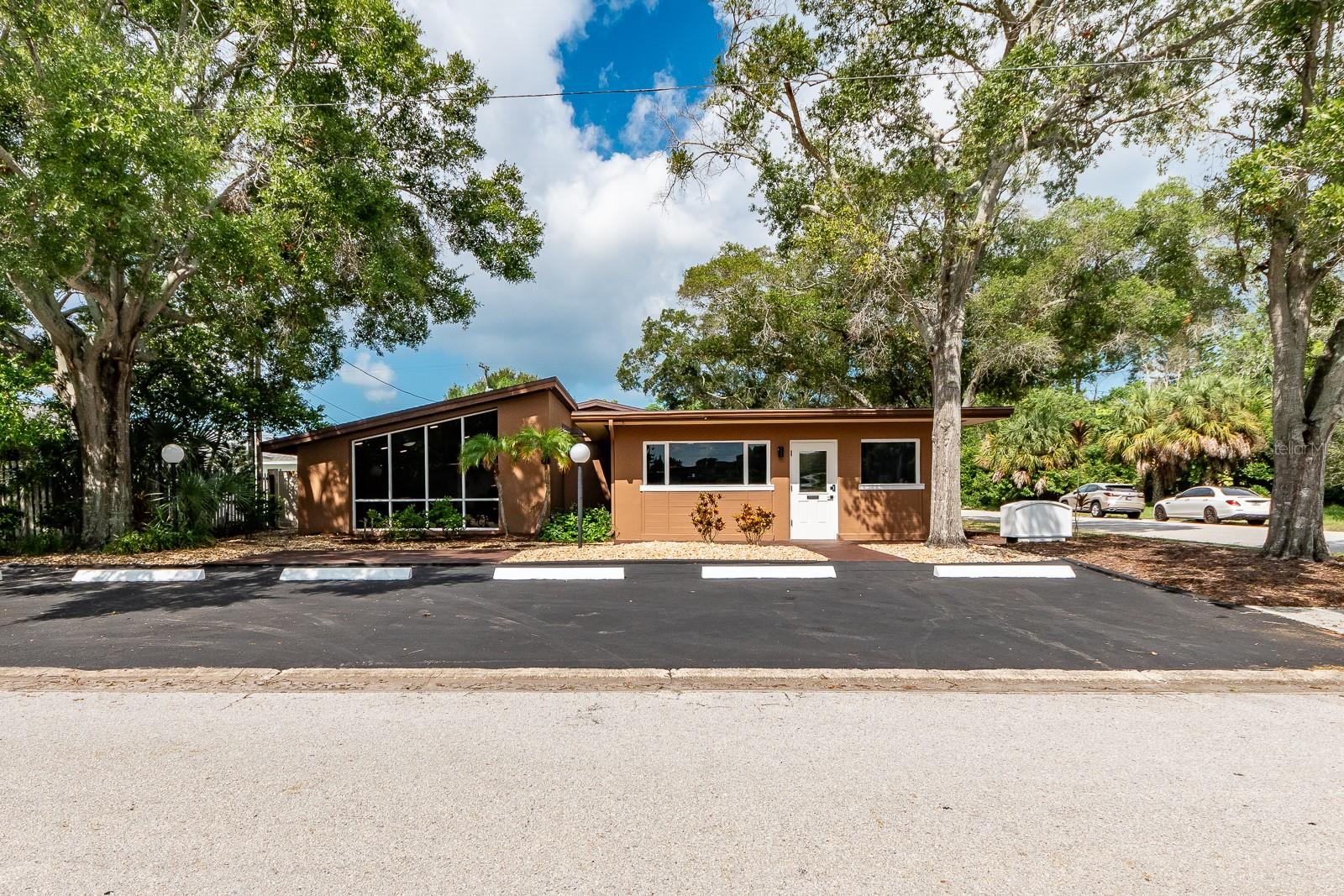 Image 2 of 36 For 300 Saturn Avenue