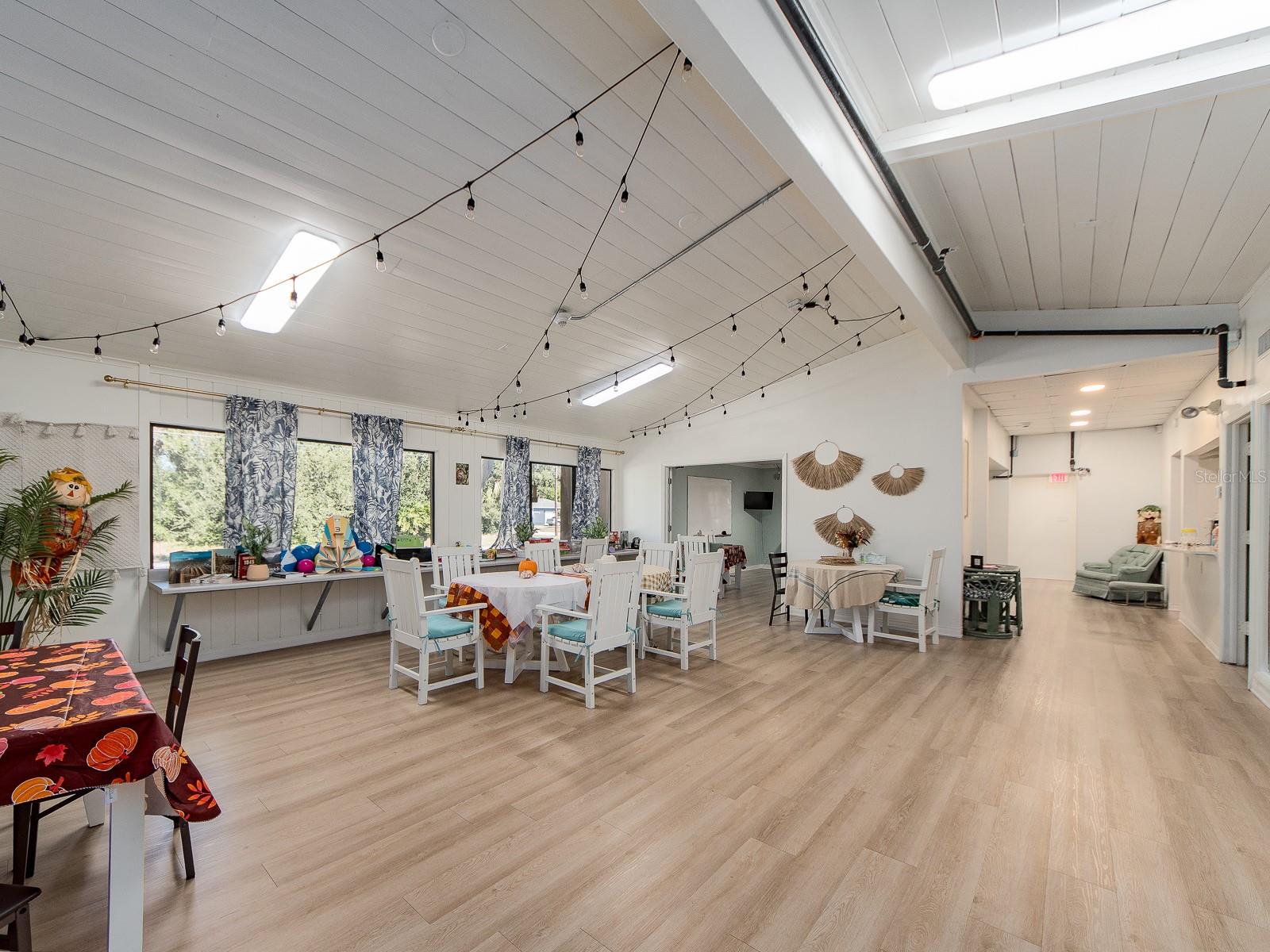 Image 20 of 36 For 300 Saturn Avenue