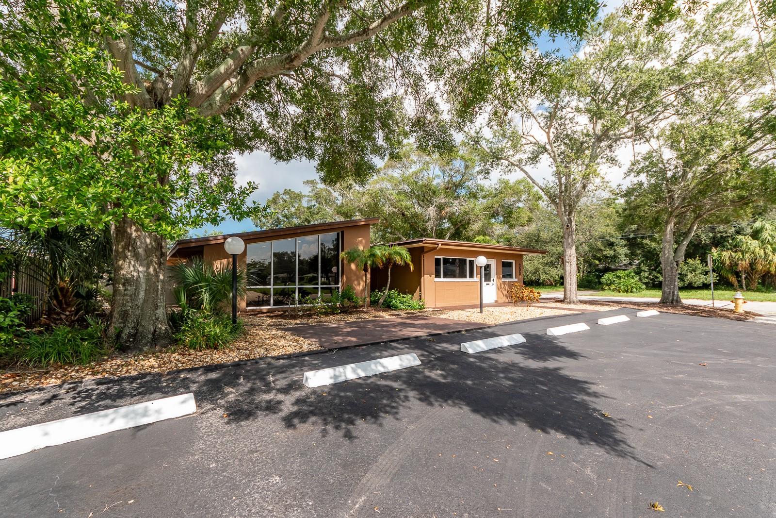 Image 3 of 36 For 300 Saturn Avenue