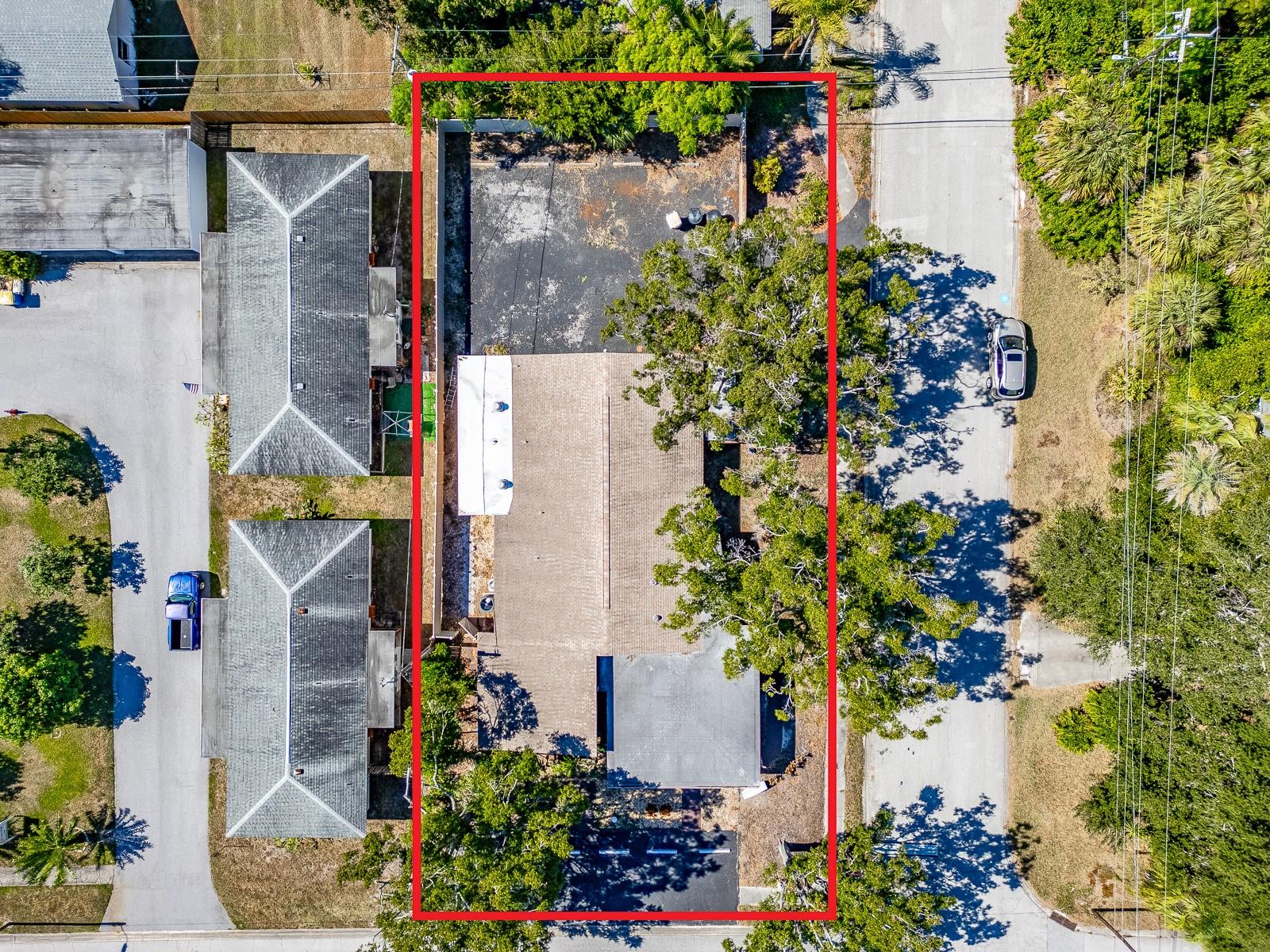 Image 31 of 36 For 300 Saturn Avenue