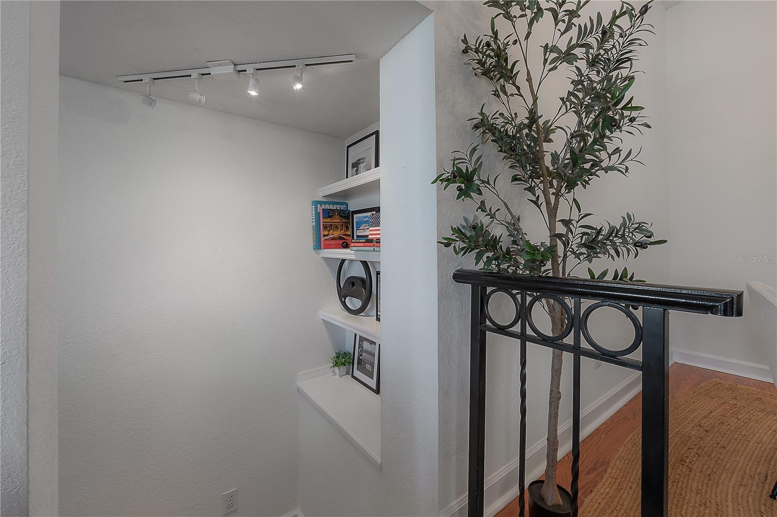 Image 21 of 64 For 709 Mainsail Drive 709