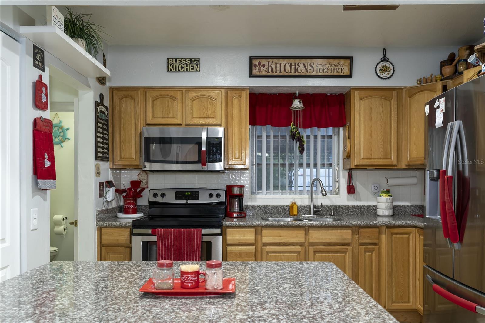 Image 14 of 49 For 1802 Knollwood Street