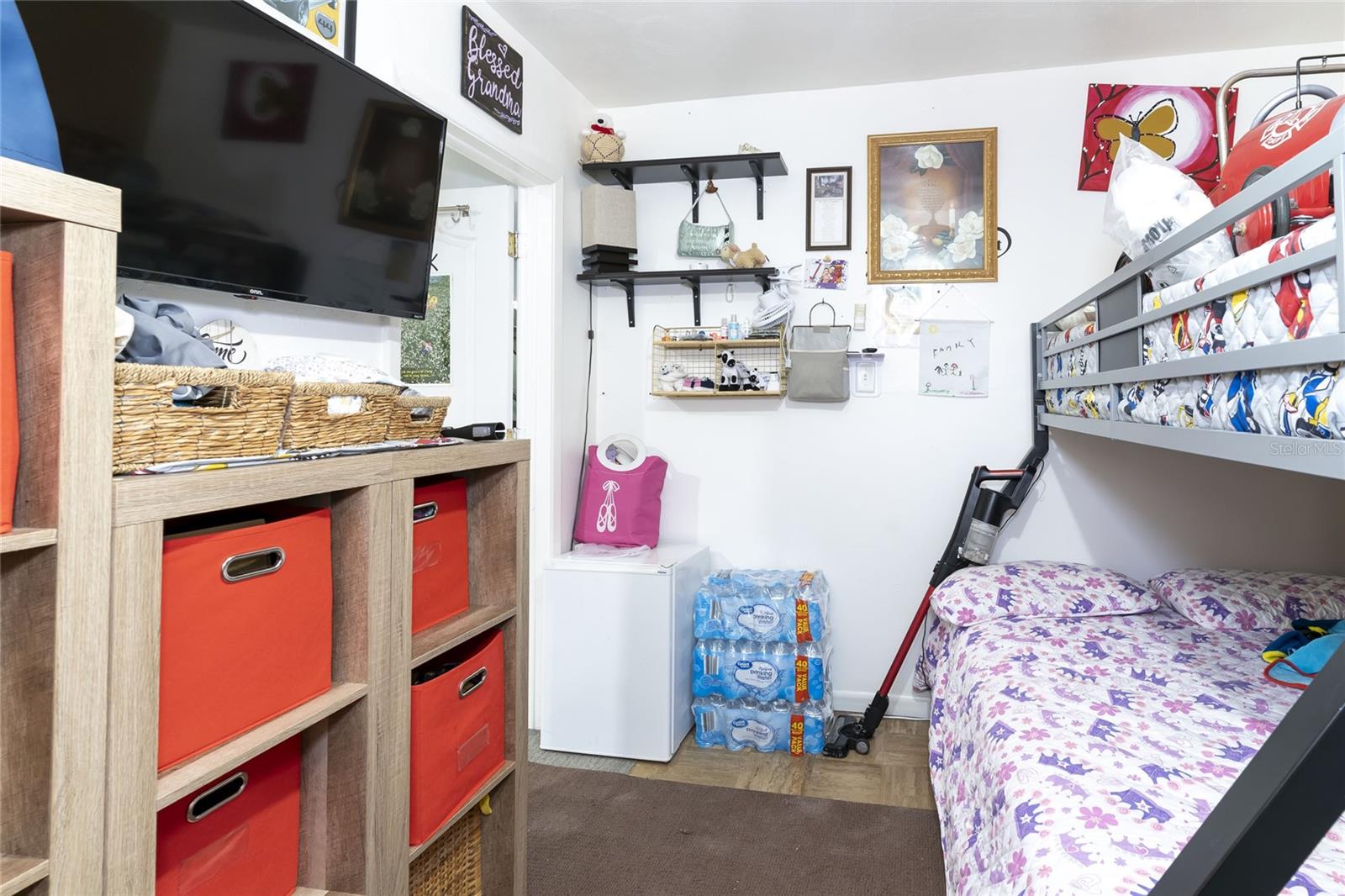 Image 18 of 49 For 1802 Knollwood Street