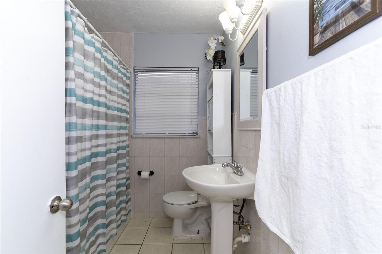 Image 21 of 49 For 1802 Knollwood Street