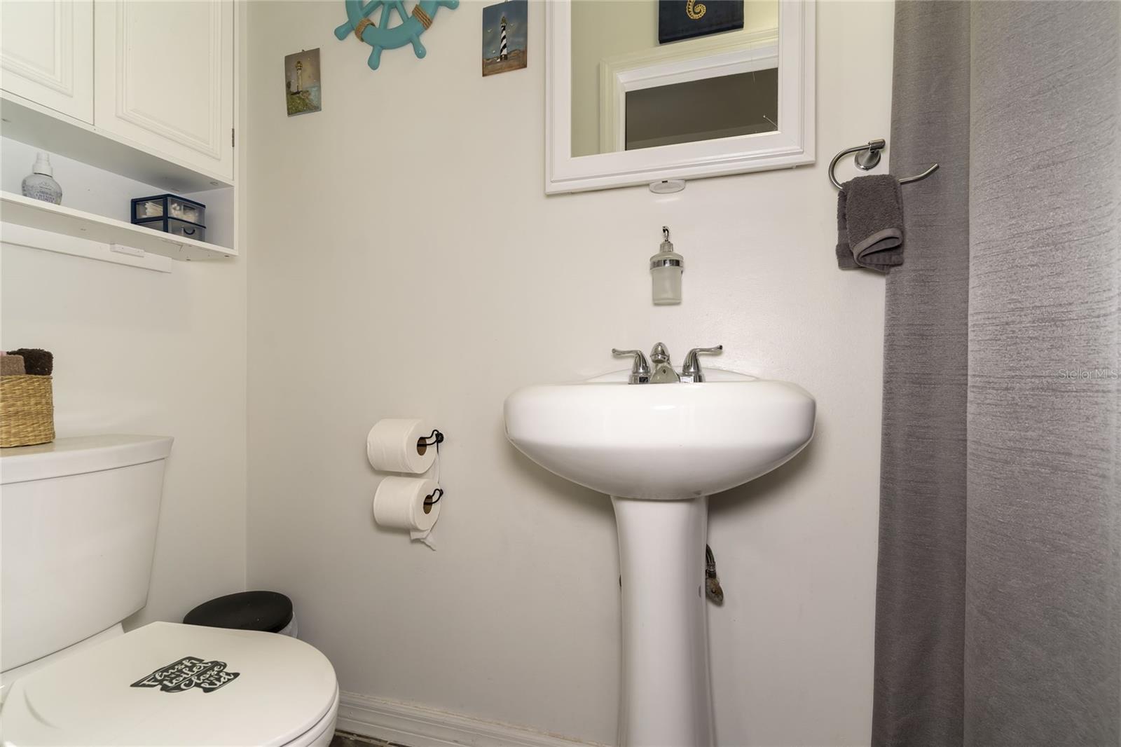 Image 26 of 49 For 1802 Knollwood Street