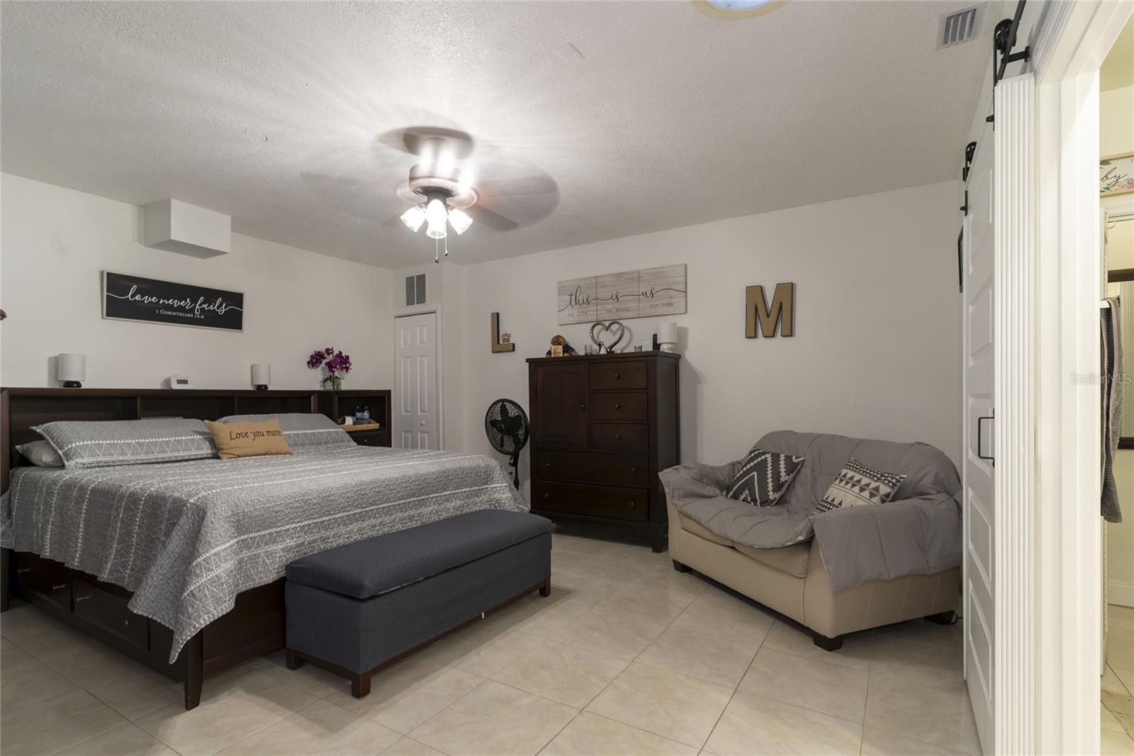 Image 30 of 49 For 1802 Knollwood Street