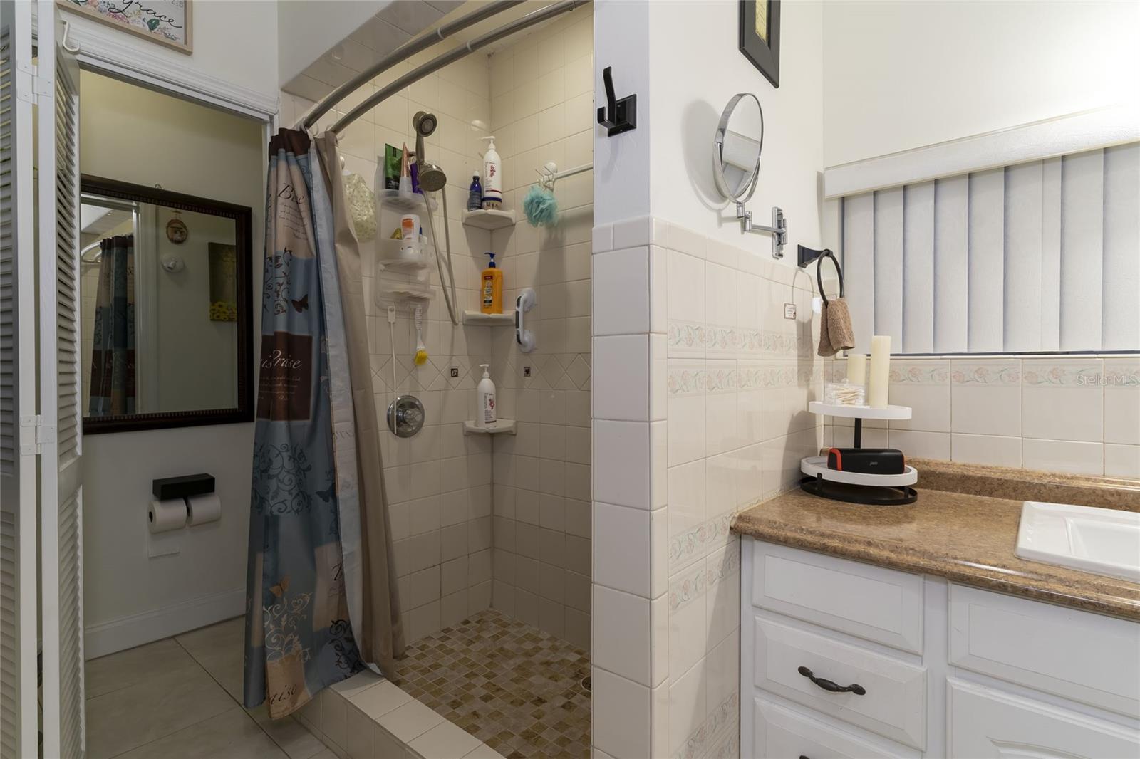 Image 37 of 49 For 1802 Knollwood Street