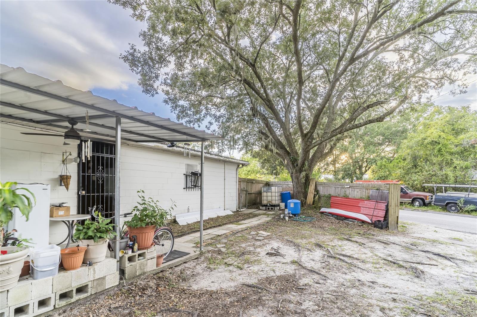 Image 6 of 49 For 1802 Knollwood Street