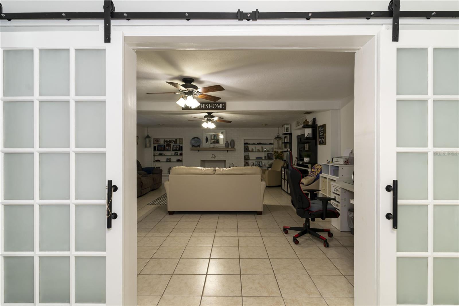 Image 9 of 49 For 1802 Knollwood Street