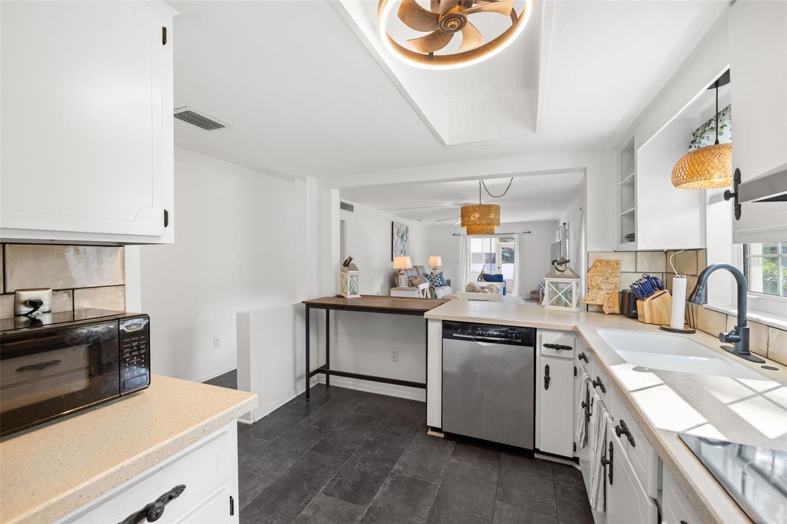 Image 12 of 37 For 200 Glennes Lane 103