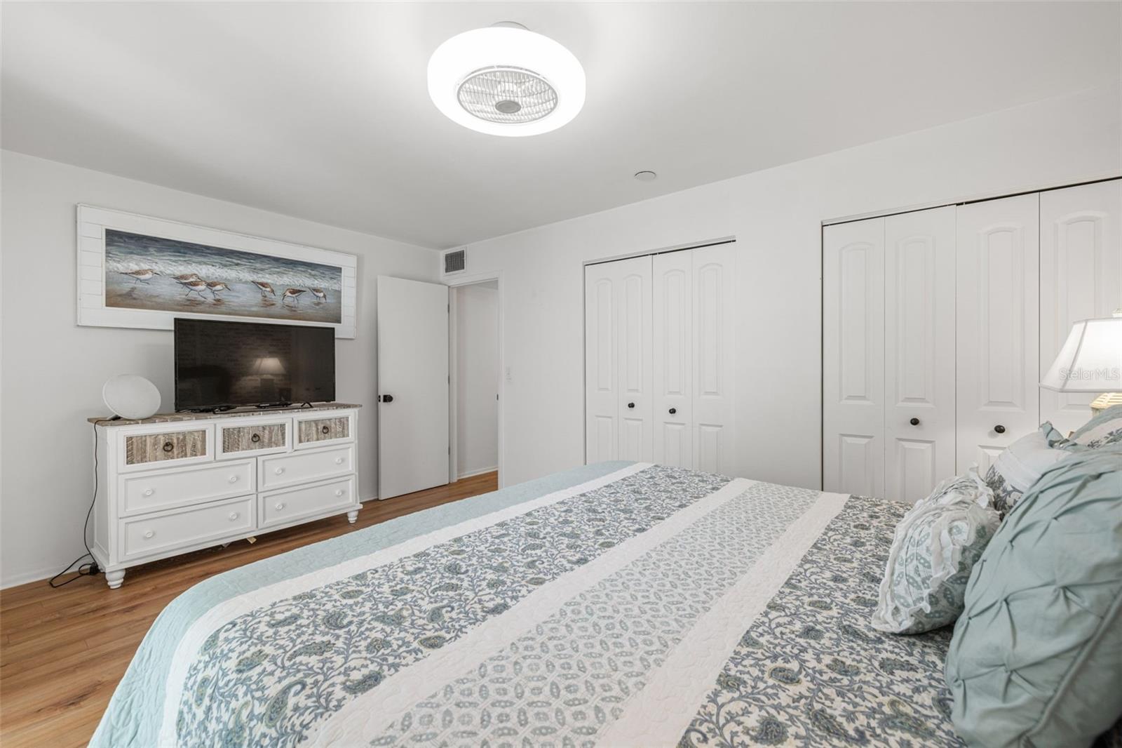 Image 16 of 37 For 200 Glennes Lane 103