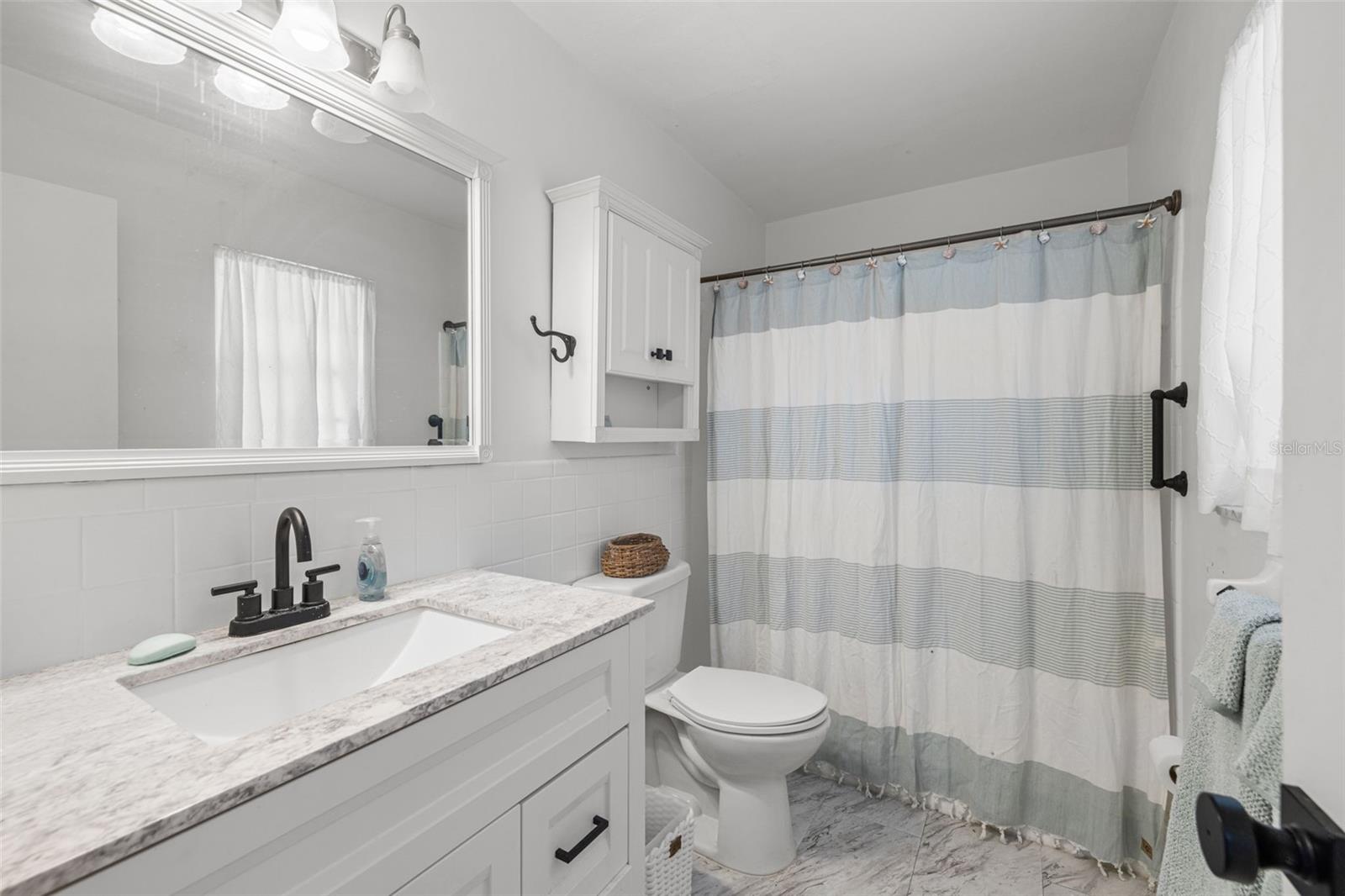 Image 17 of 37 For 200 Glennes Lane 103