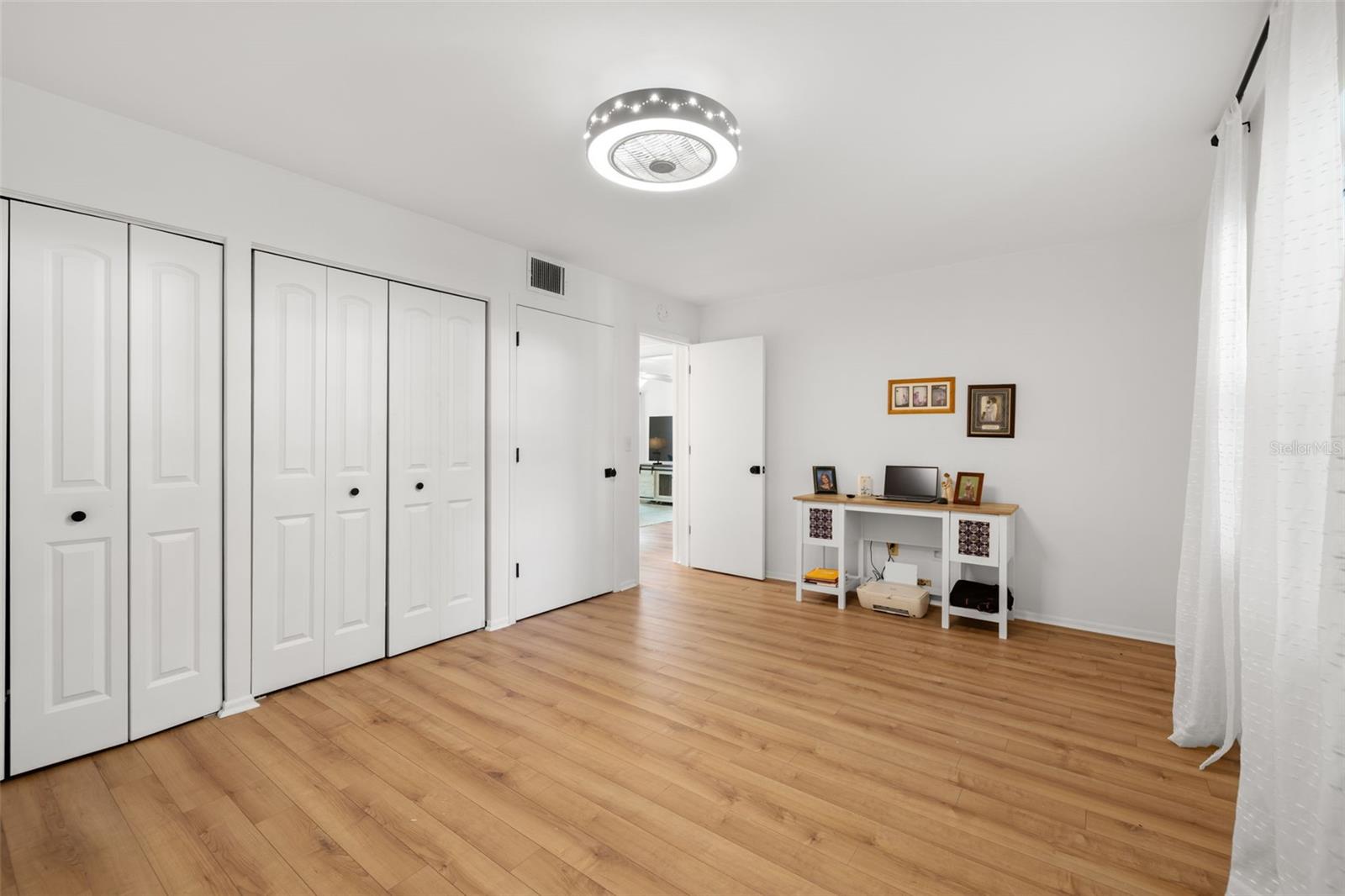 Image 20 of 37 For 200 Glennes Lane 103