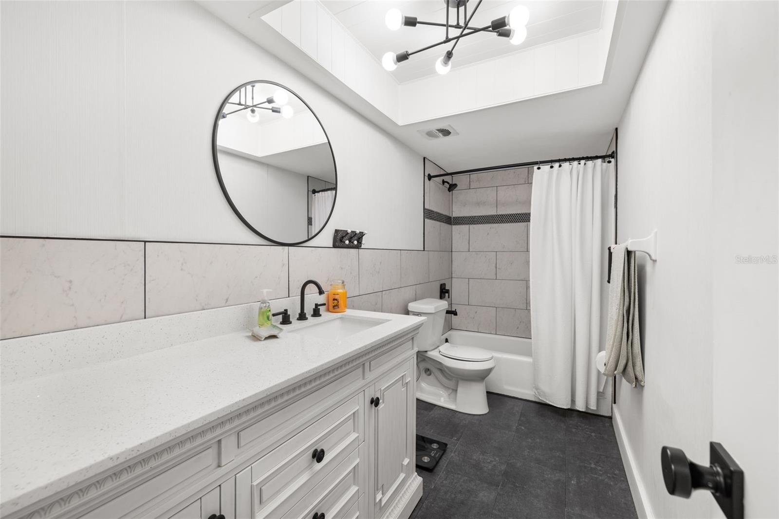 Image 21 of 37 For 200 Glennes Lane 103