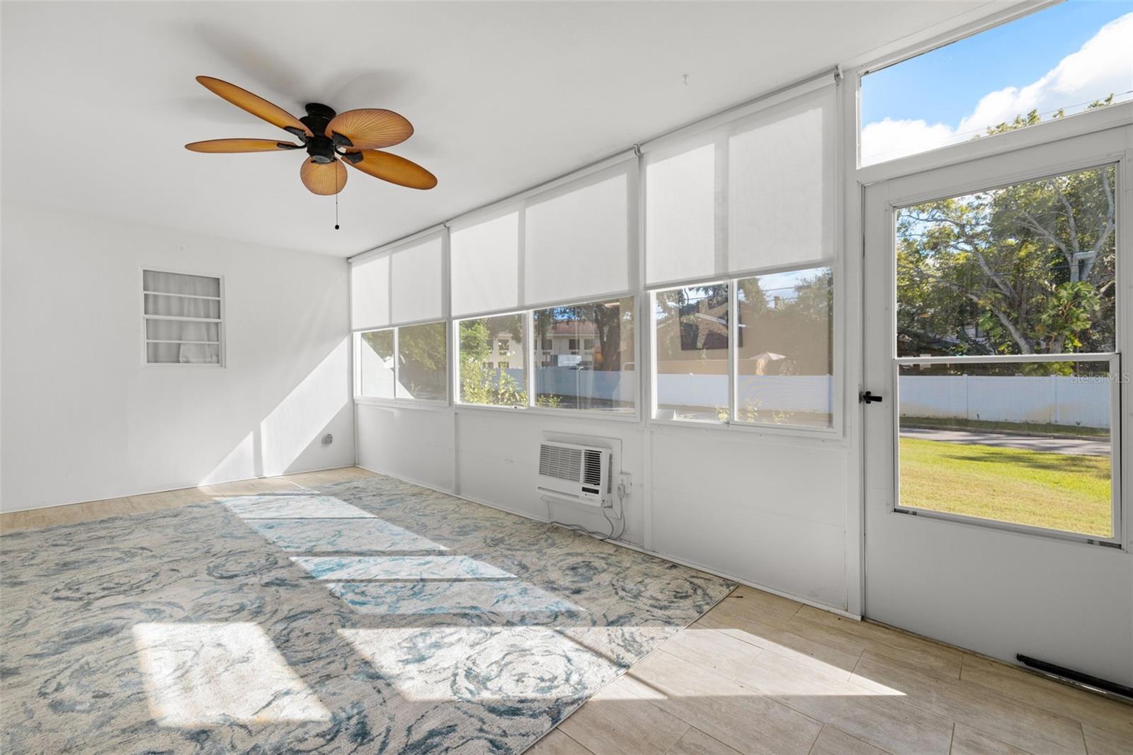 Image 22 of 37 For 200 Glennes Lane 103