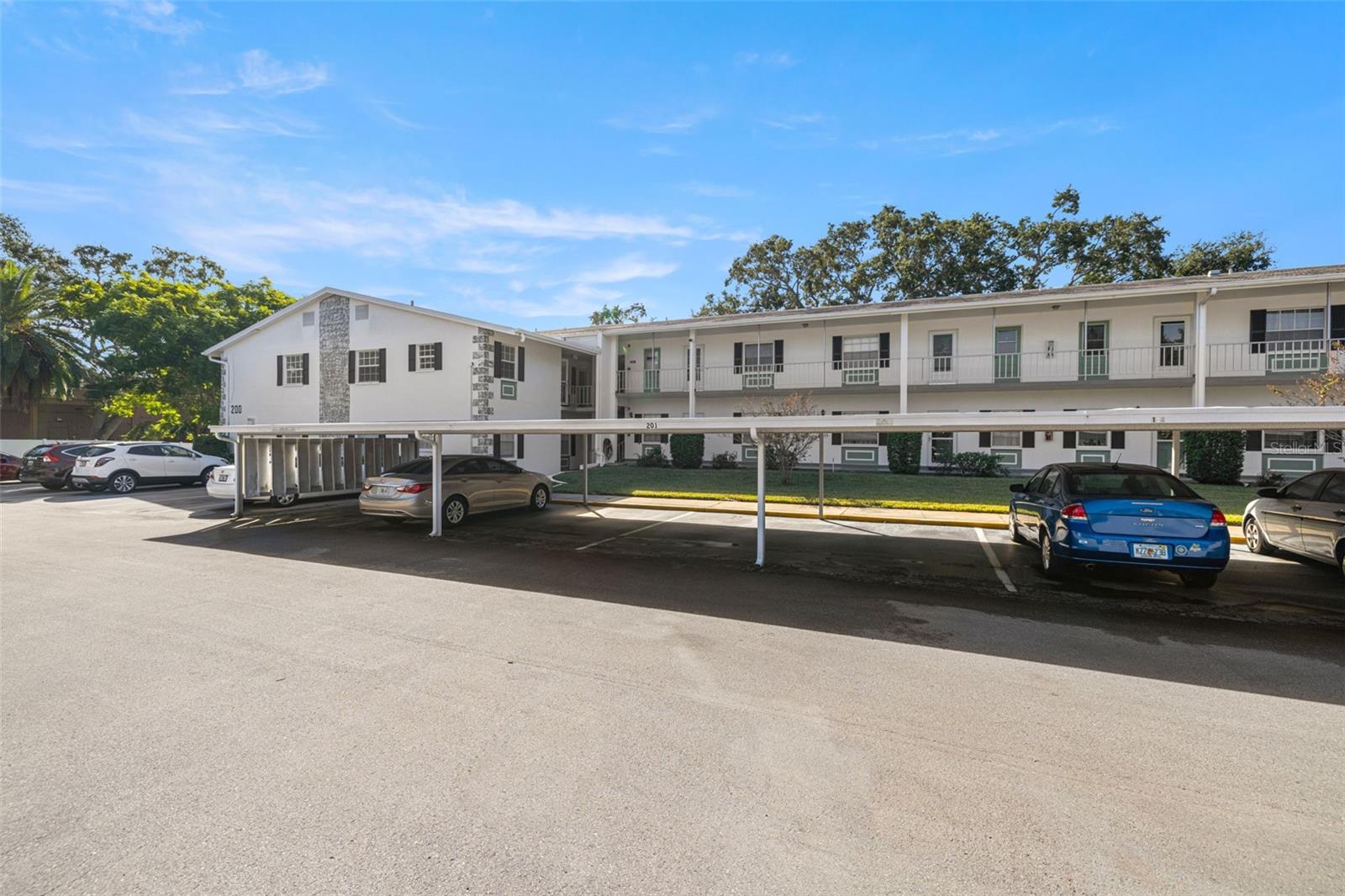 Image 26 of 37 For 200 Glennes Lane 103