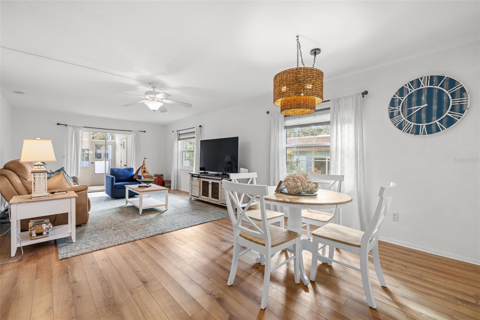 Image 4 of 37 For 200 Glennes Lane 103