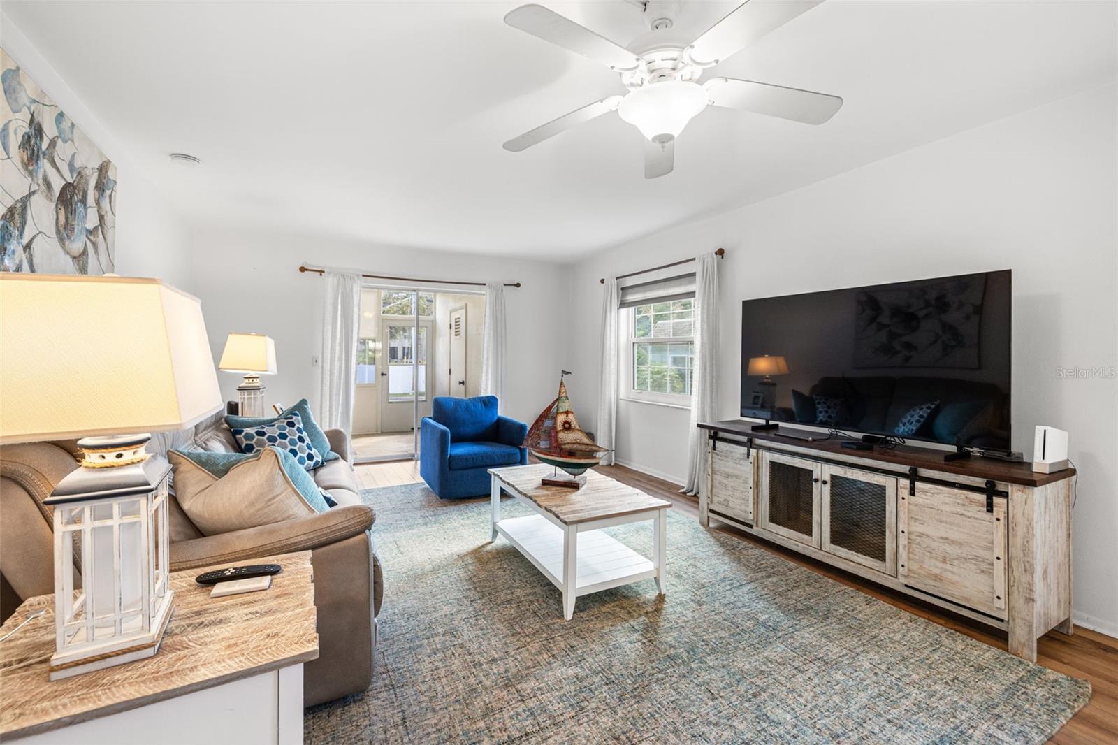 Image 5 of 37 For 200 Glennes Lane 103