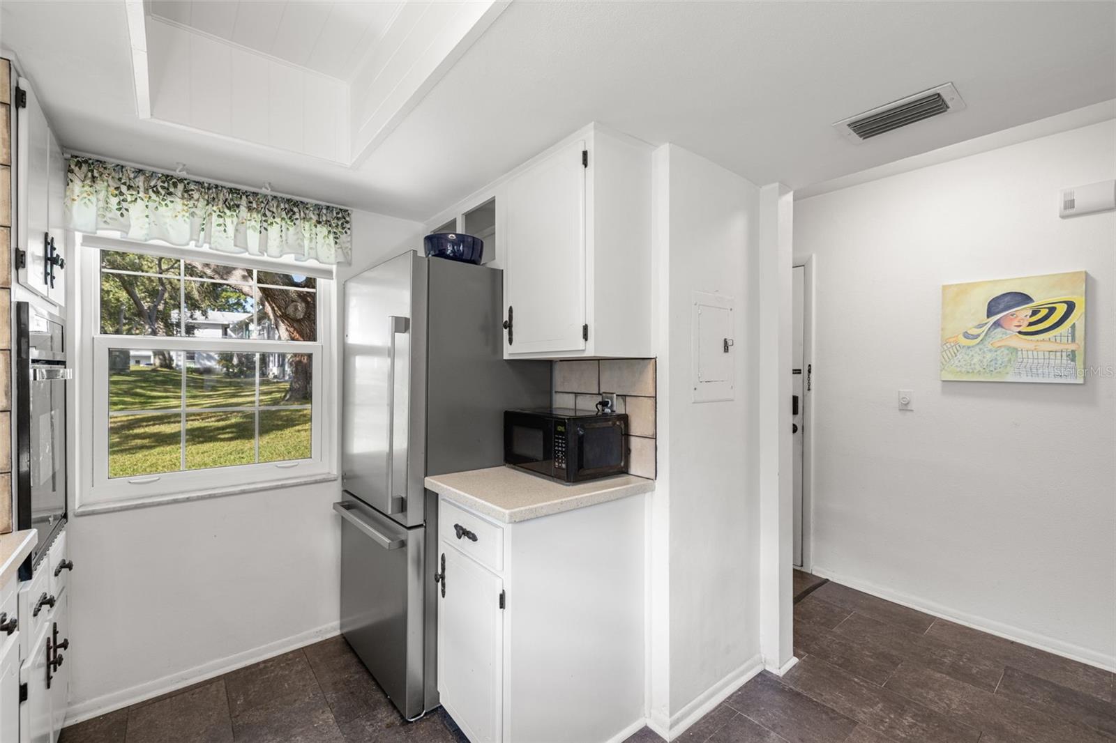 Image 9 of 37 For 200 Glennes Lane 103