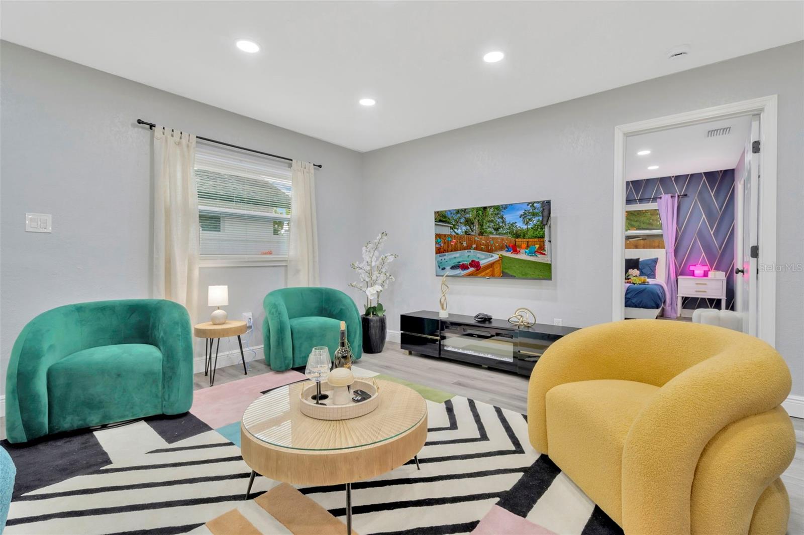 Image 18 of 34 For 2006 Henry Avenue