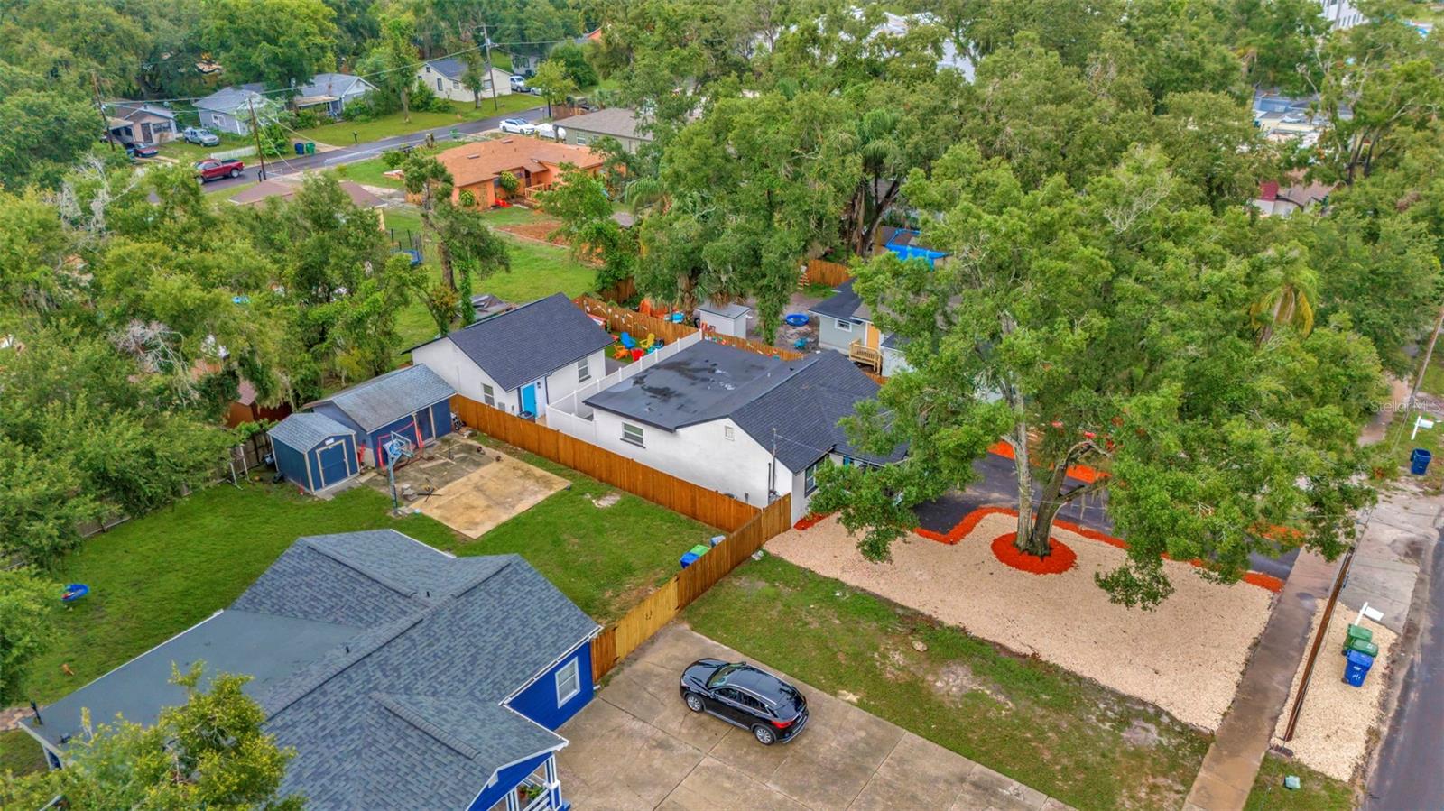 Image 2 of 34 For 2006 Henry Avenue