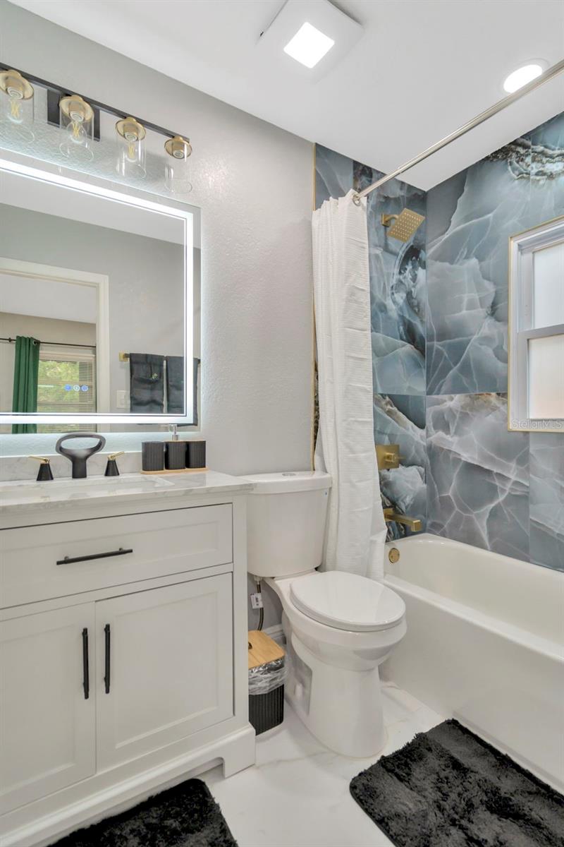 Image 25 of 34 For 2006 Henry Avenue