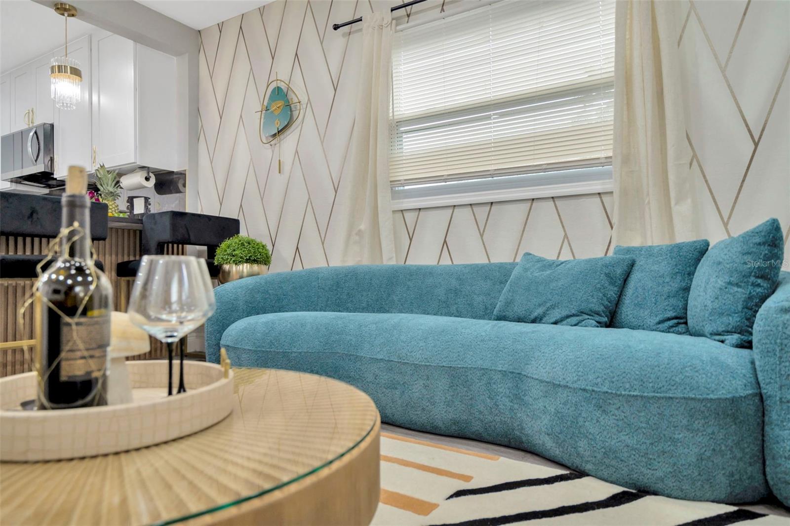 Image 27 of 34 For 2006 Henry Avenue