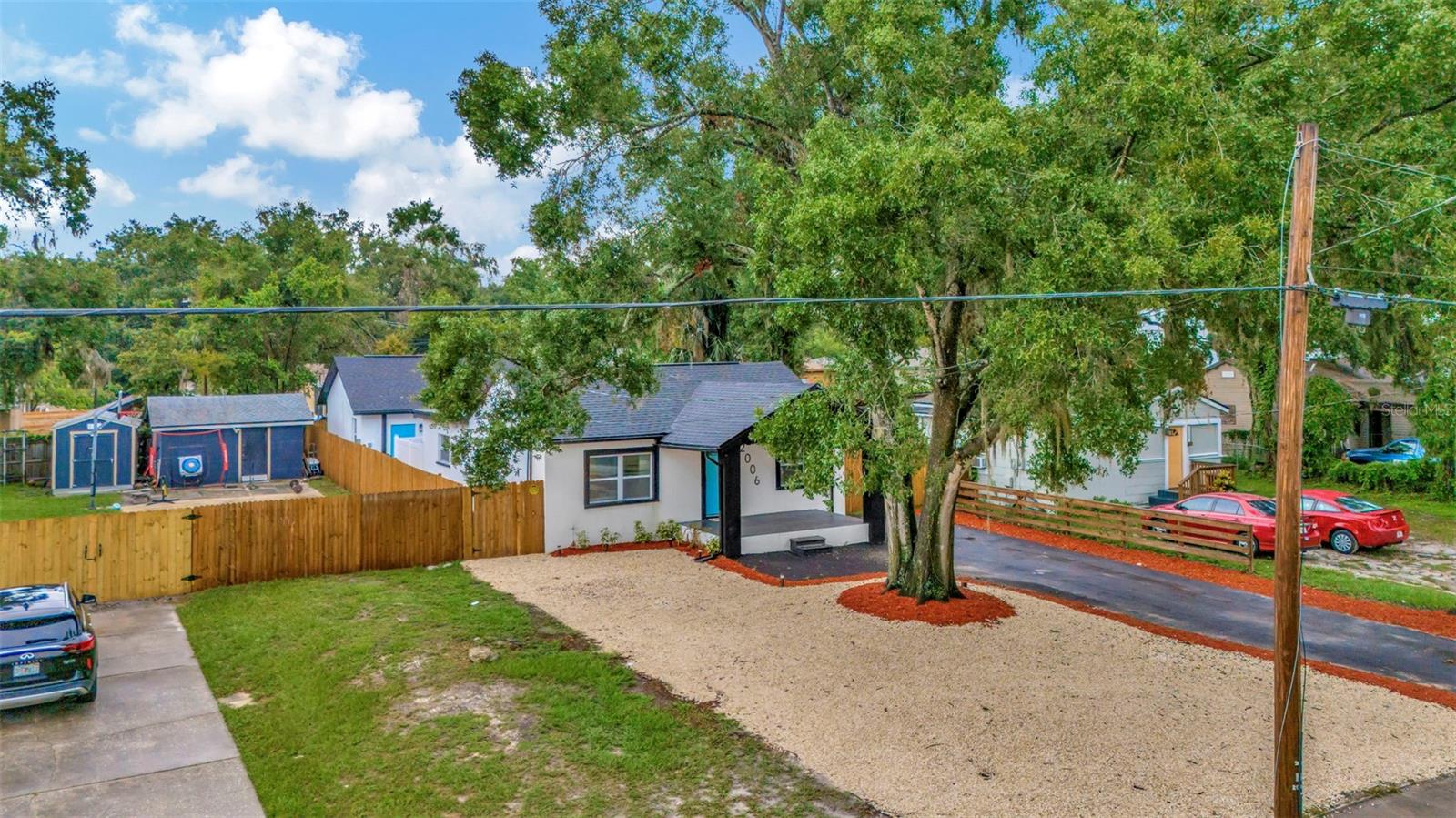 Image 32 of 34 For 2006 Henry Avenue