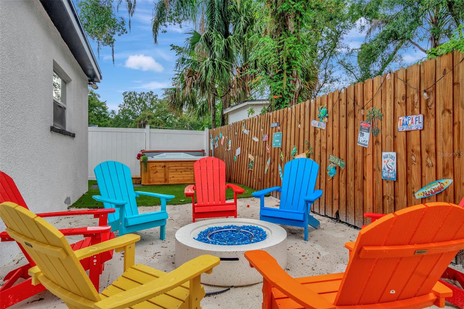 Image 5 of 34 For 2006 Henry Avenue