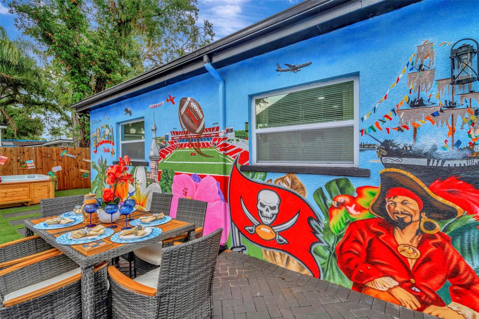 Image 6 of 34 For 2006 Henry Avenue