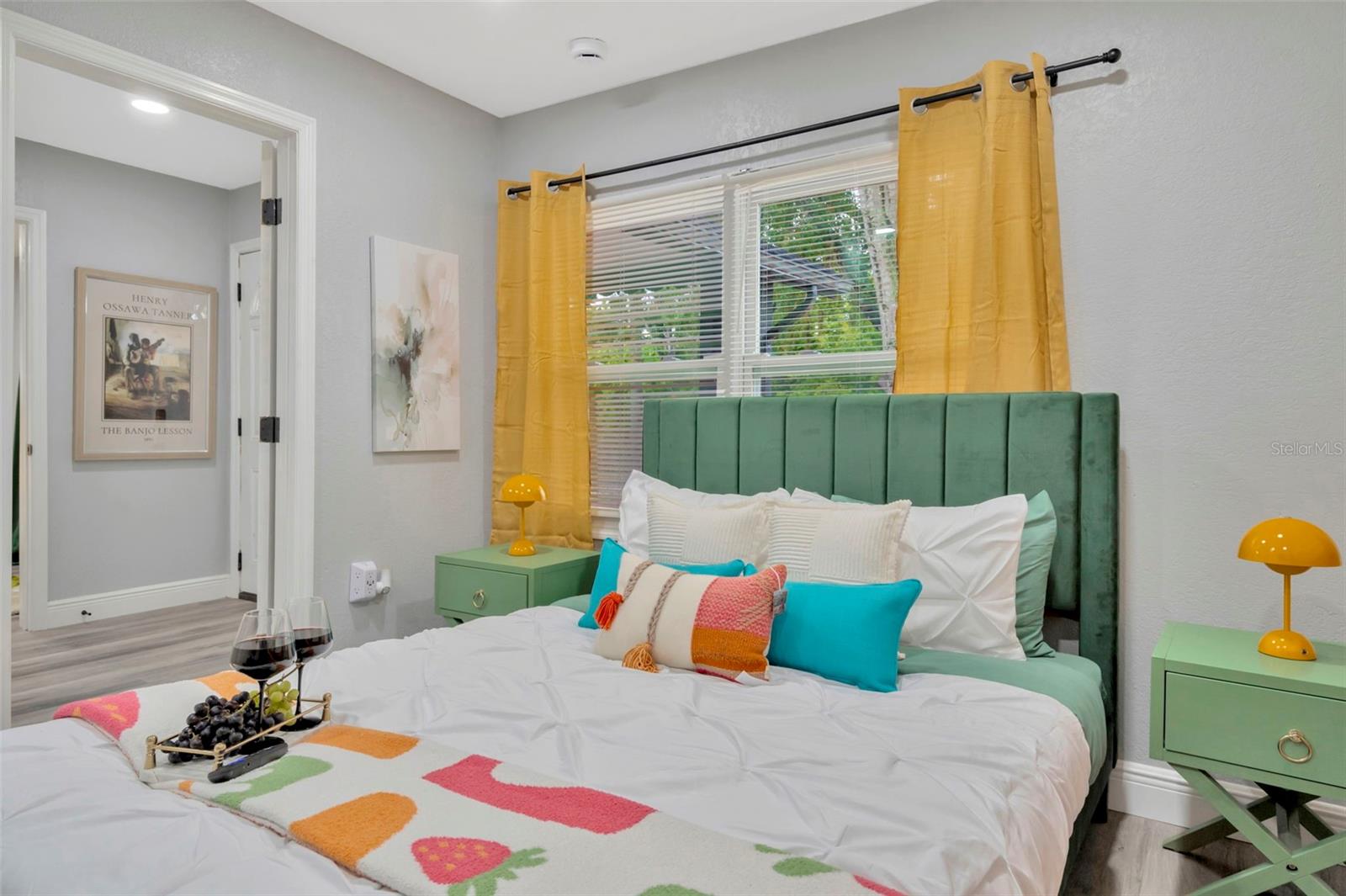 Image 8 of 34 For 2006 Henry Avenue