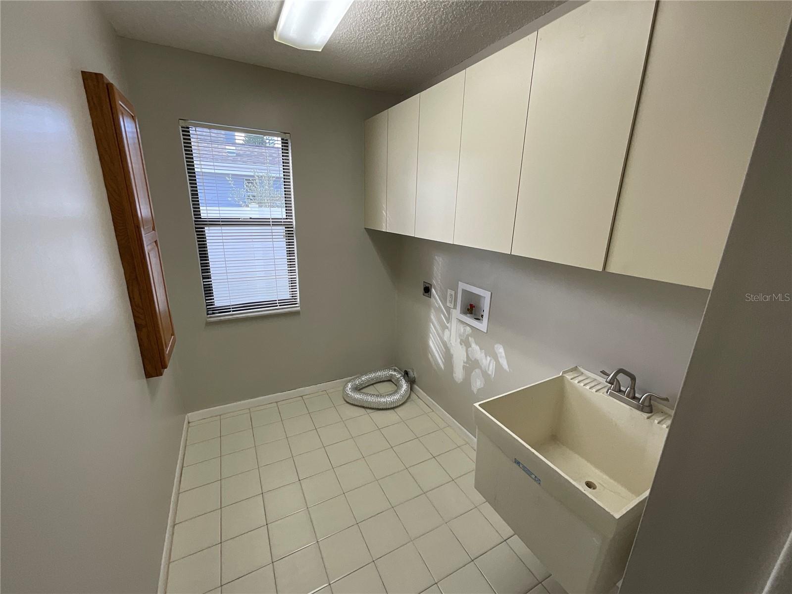 Image 32 of 36 For 1349 Hillside Drive